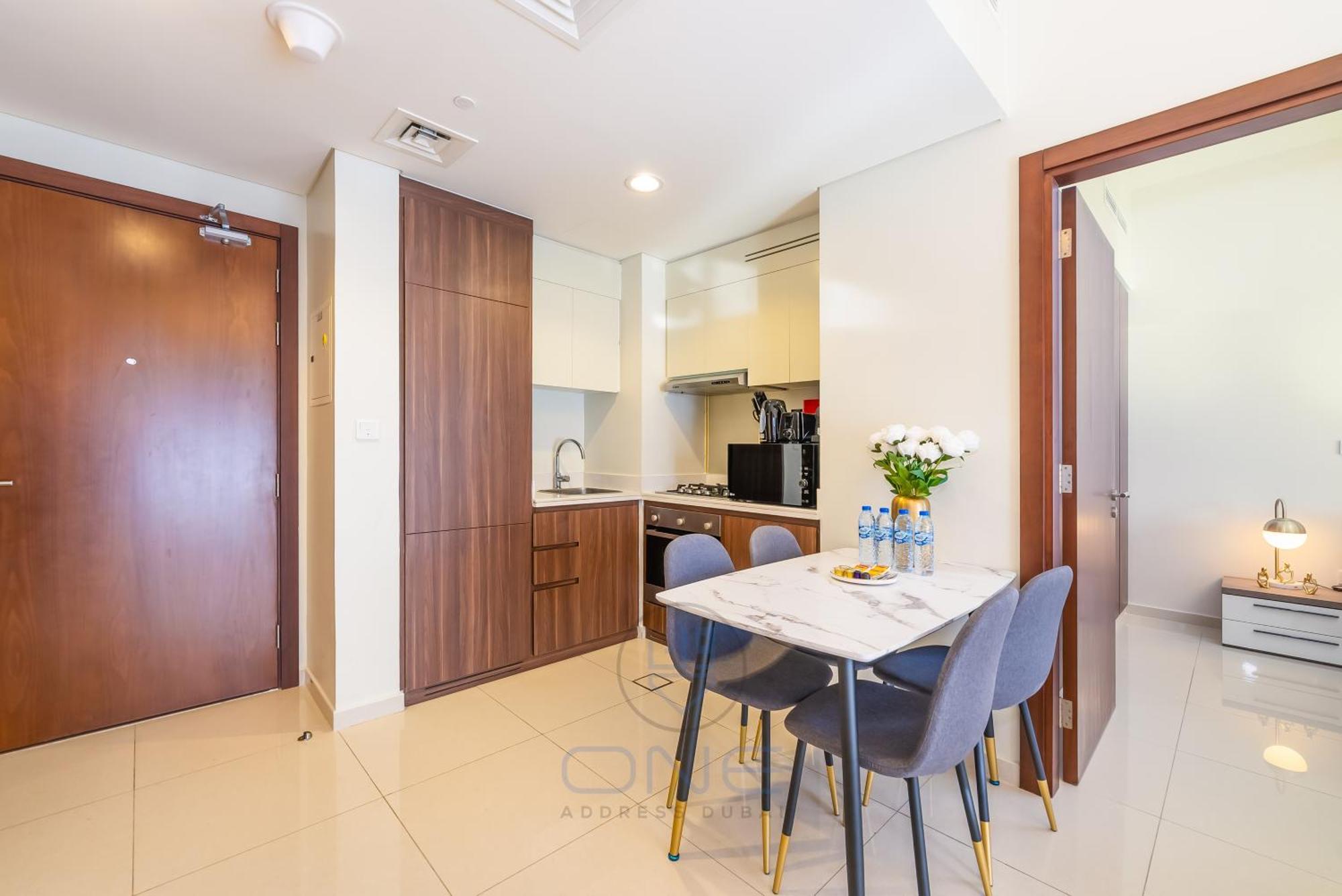 Elegant 2 Bedroom @ Near Downtown W/ Large Terrace & canal view Dubai