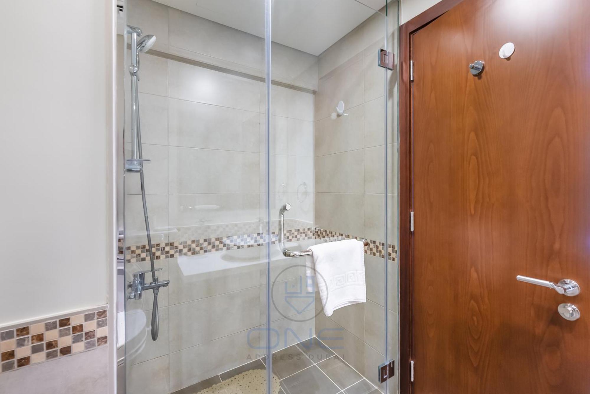 Elegant 2 Bedroom @ Near Downtown W/ Large Terrace & canal view