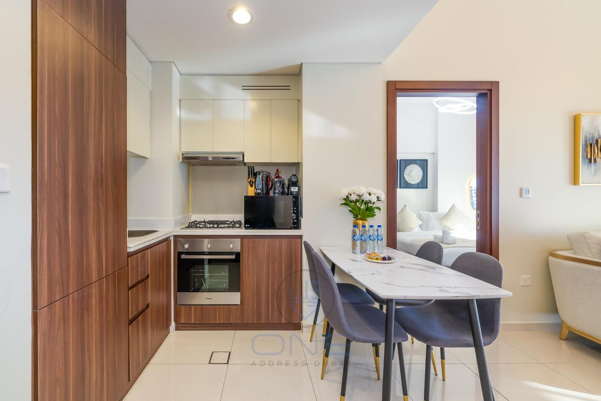 Apartment Elegant 2 Bedroom @ Near Downtown W/ Large Terrace & canal view Dubai