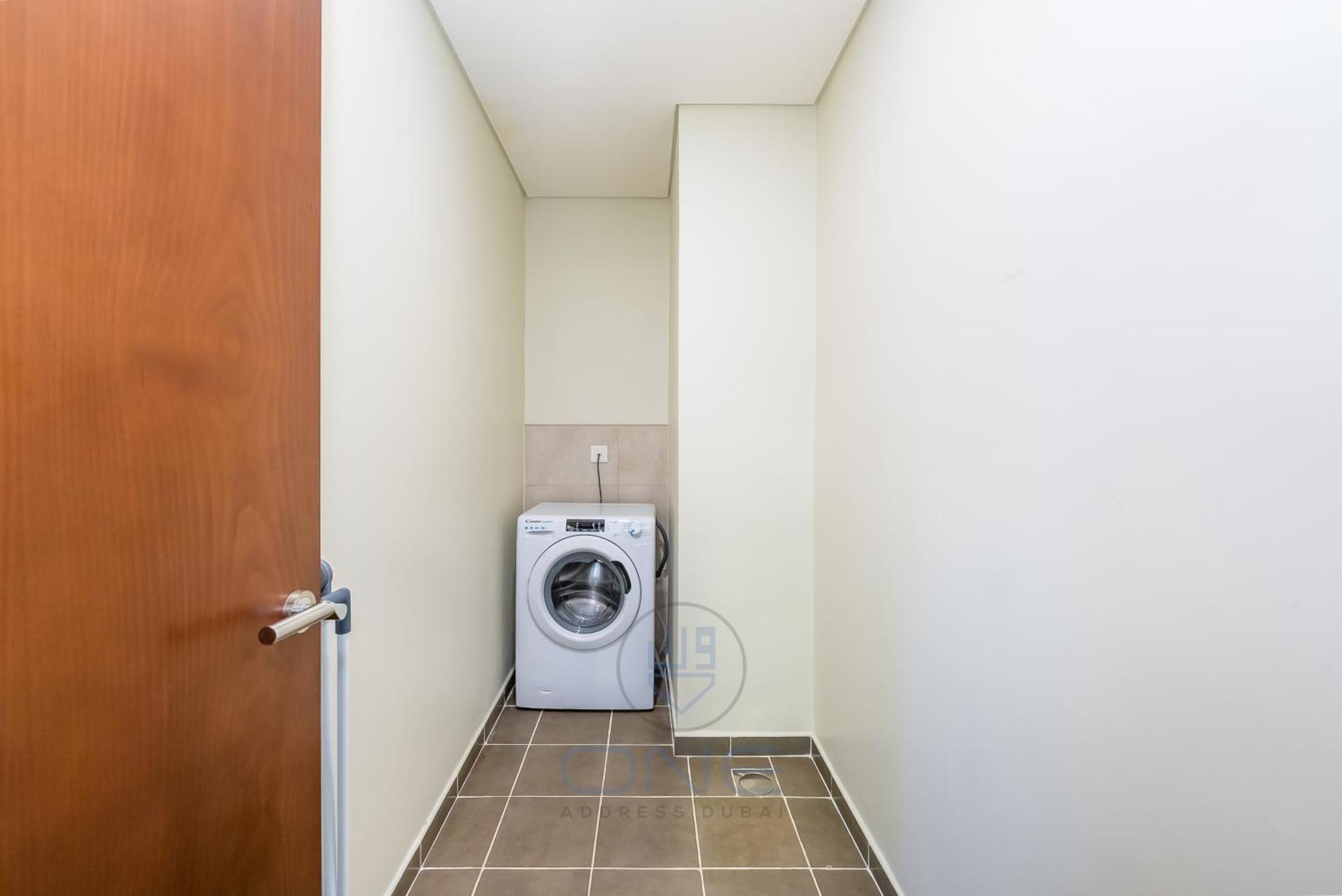 Elegant 2 Bedroom @ Near Downtown W/ Large Terrace & canal view *