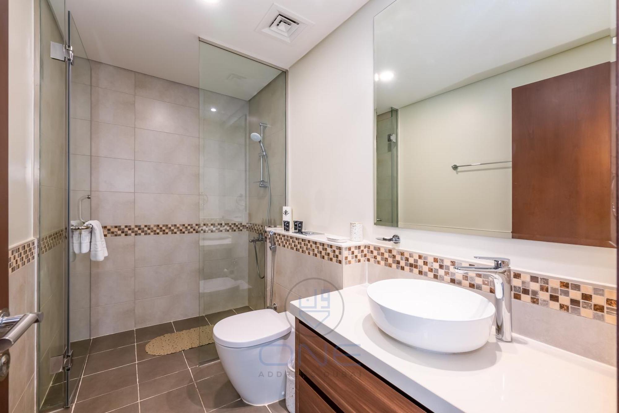 Apartment Elegant 2 Bedroom @ Near Downtown W/ Large Terrace & canal view Dubai
