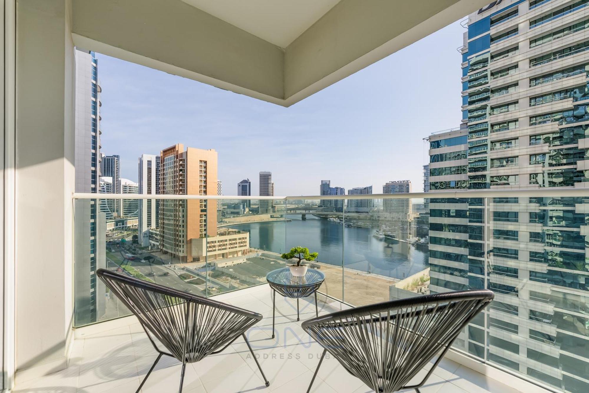 Apartment Elegant 2 Bedroom @ Near Downtown W/ Large Terrace & canal view *