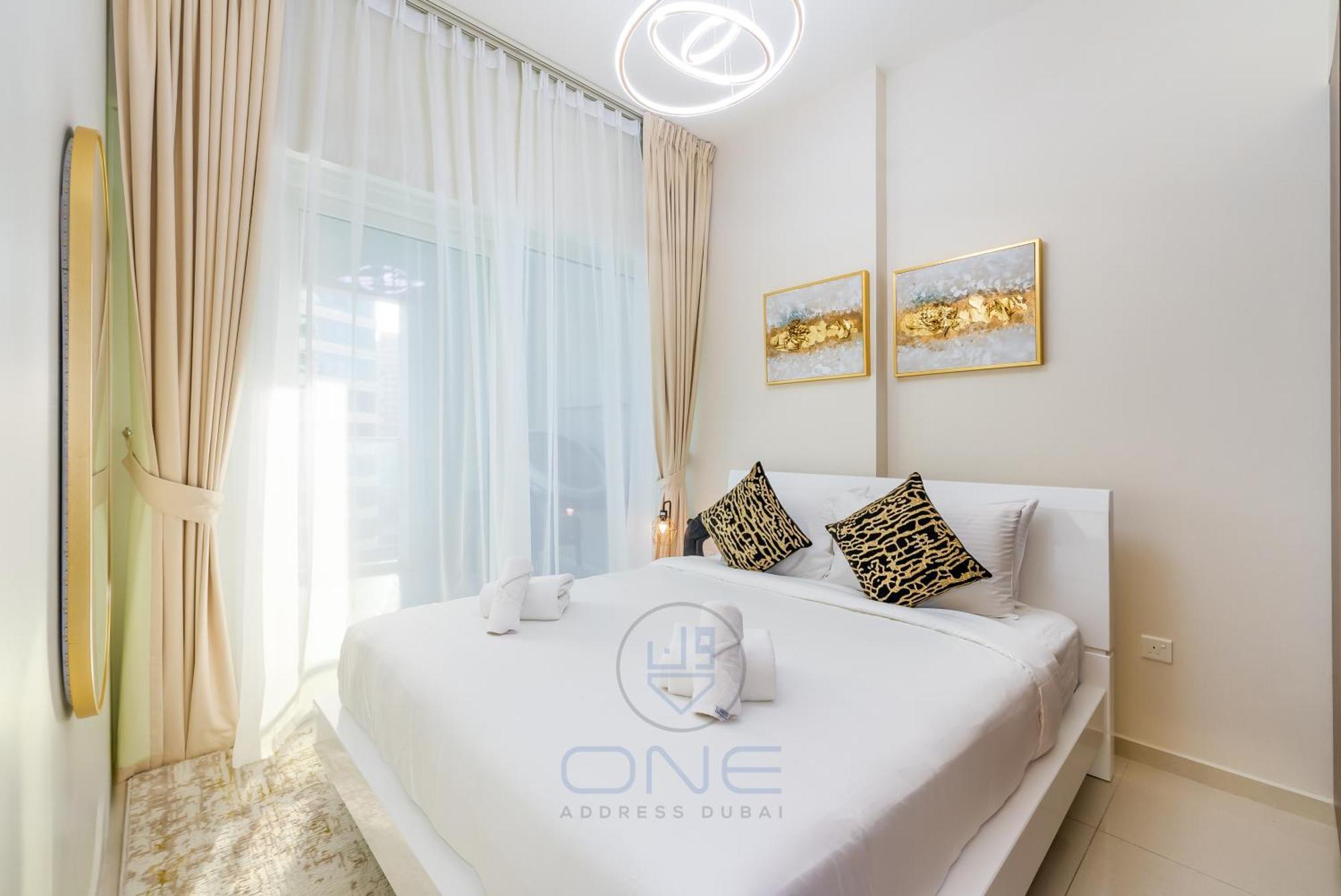 Elegant 2 Bedroom @ Near Downtown W/ Large Terrace & canal view Apartment