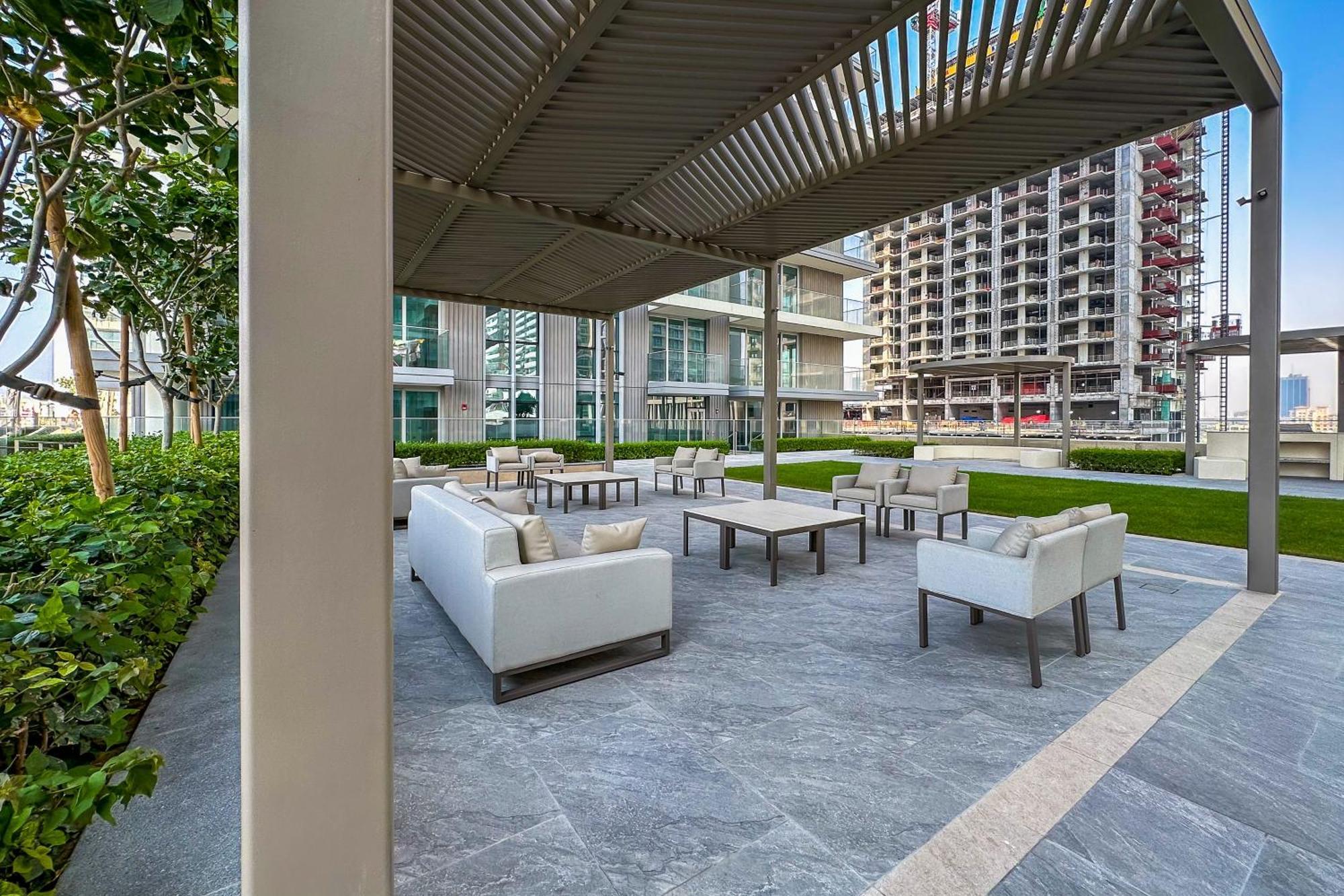 1br Beachfront Cozy * Dubai