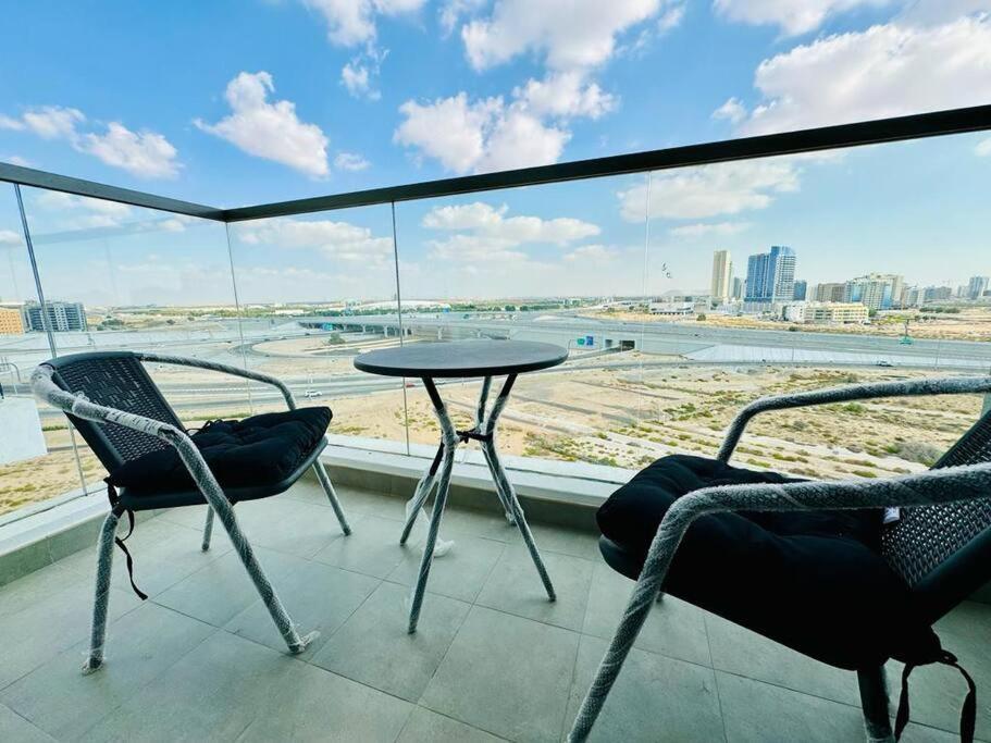 Contemporary And Cozy Living Apartment Dubai