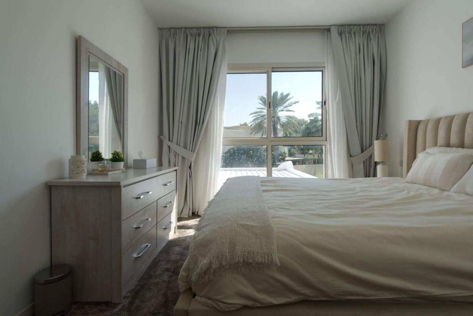 Stunning 4 Bedroom At The Lakes Villa *