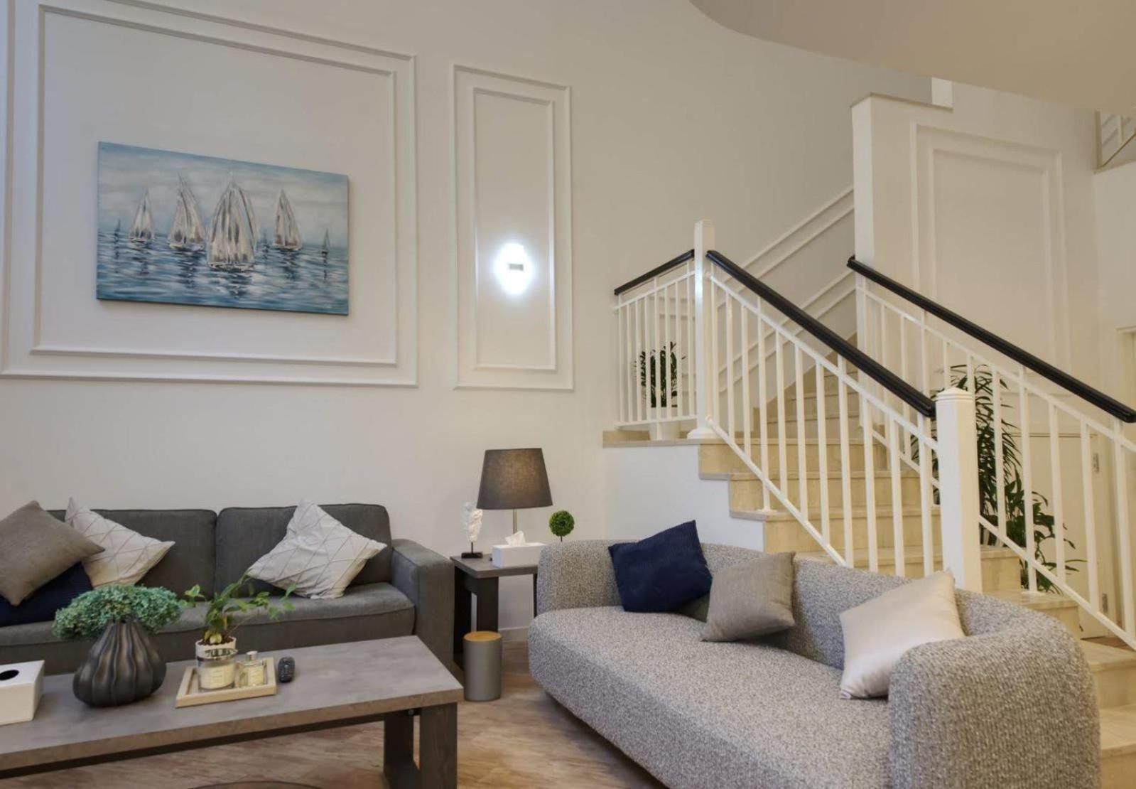 Stunning 4 Bedroom At The Lakes *