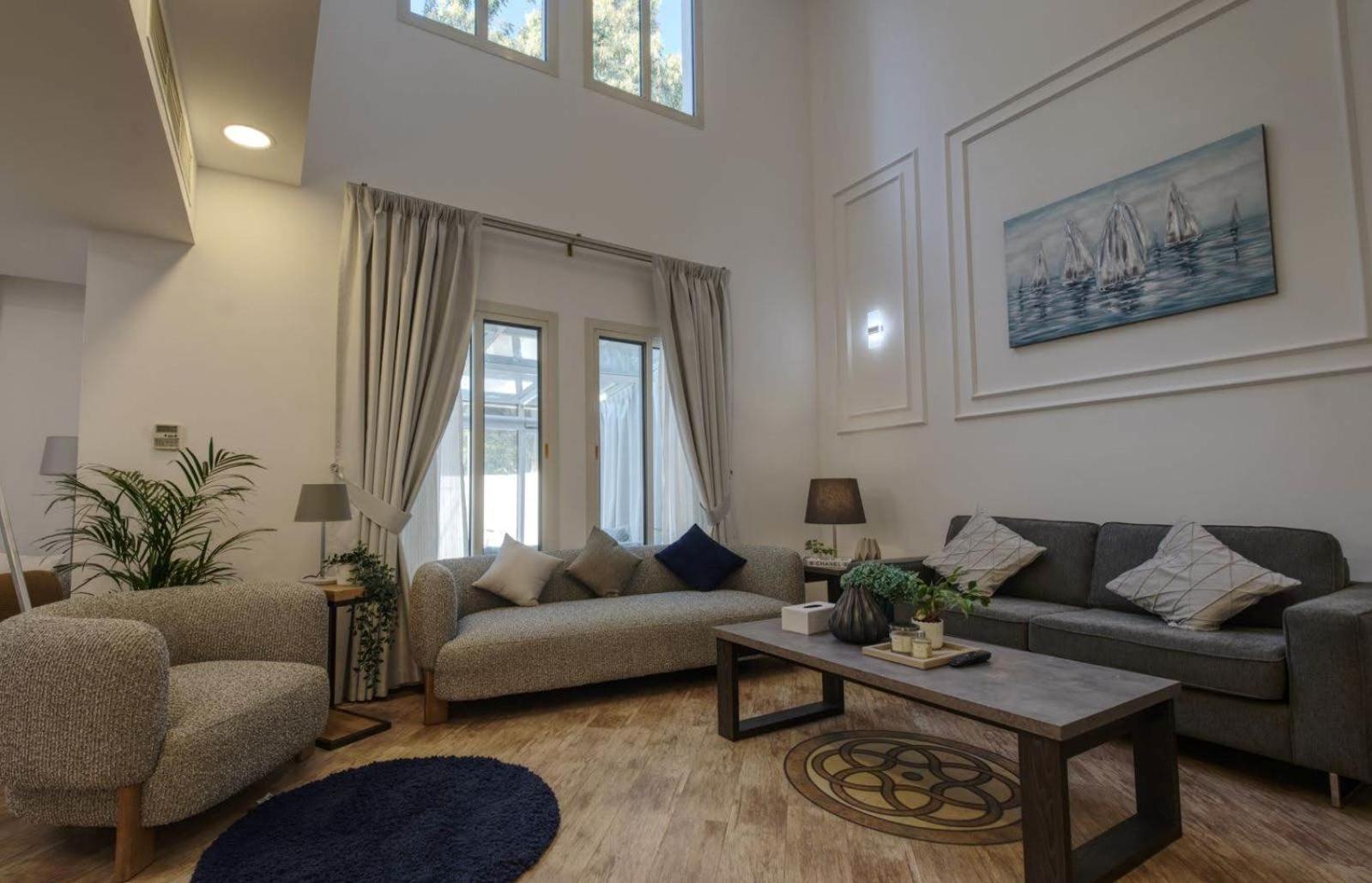 Stunning 4 Bedroom At The Lakes Villa *