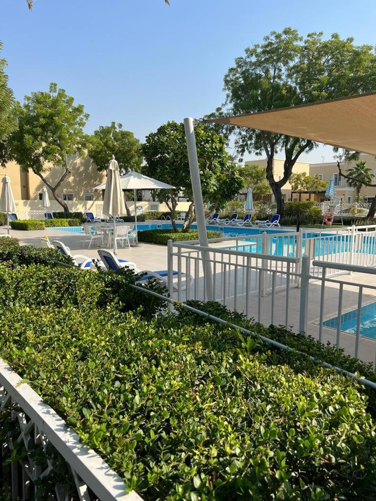 Villa Stunning 4 Bedroom At The Lakes Dubai