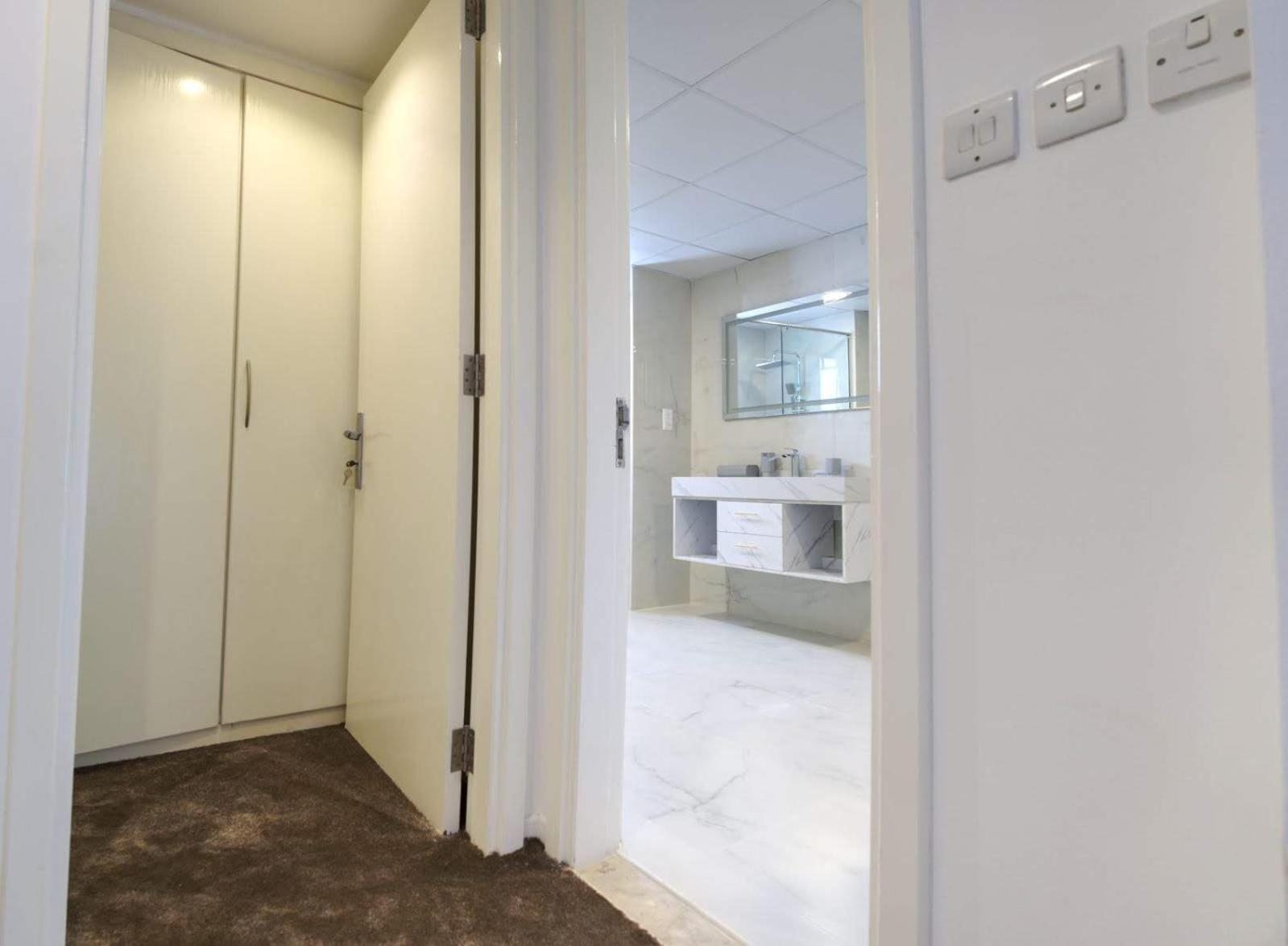 Stunning 4 Bedroom At The Lakes Villa Dubai