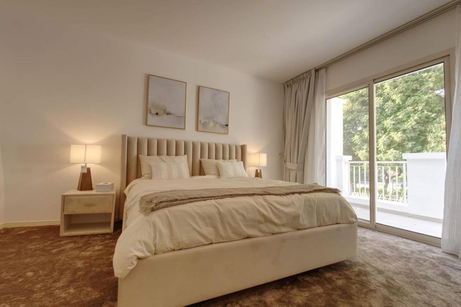 Stunning 4 Bedroom At The Lakes *
