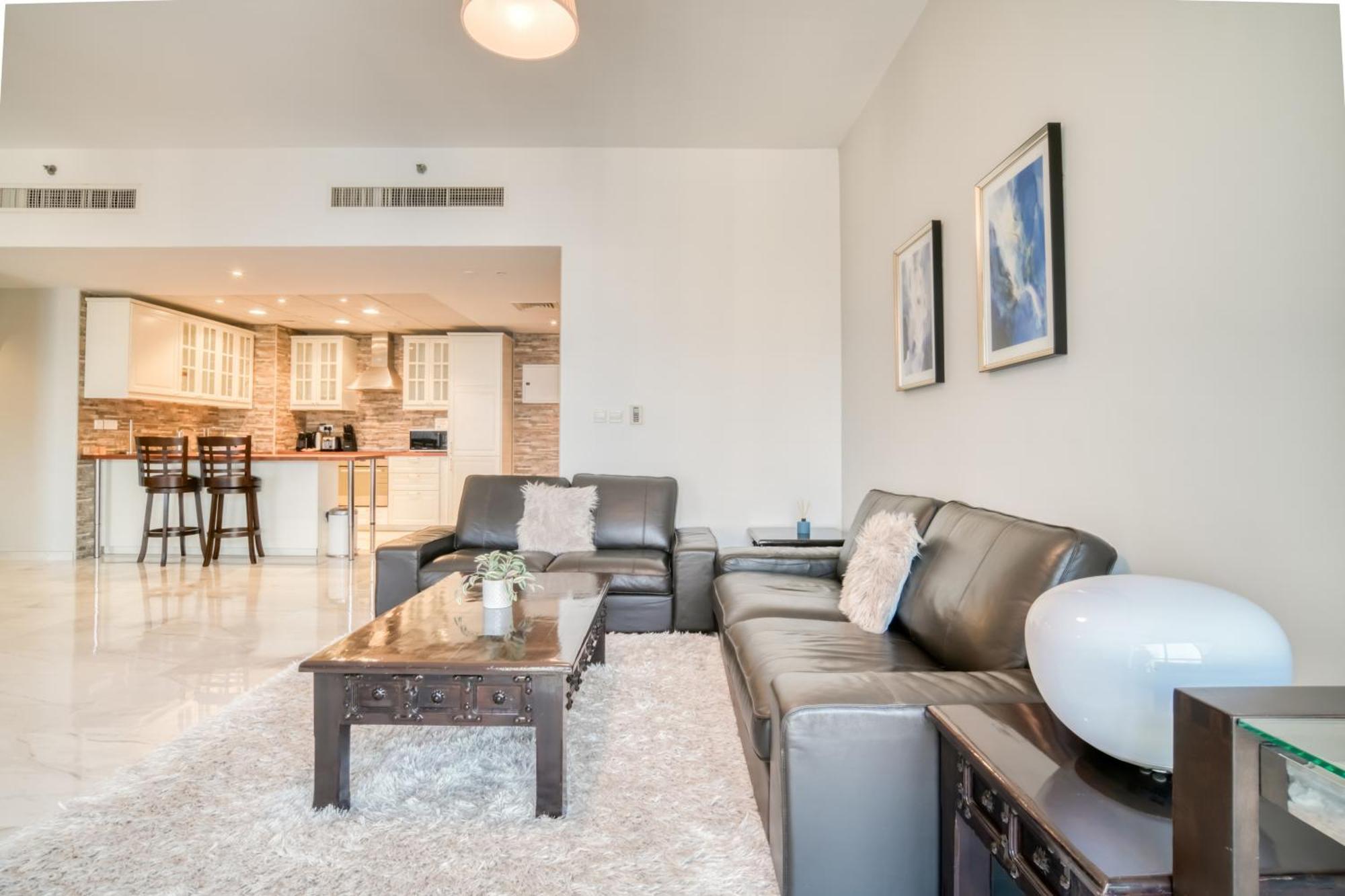 300m From The - Jbr With Sea & Eye Views Apartment *