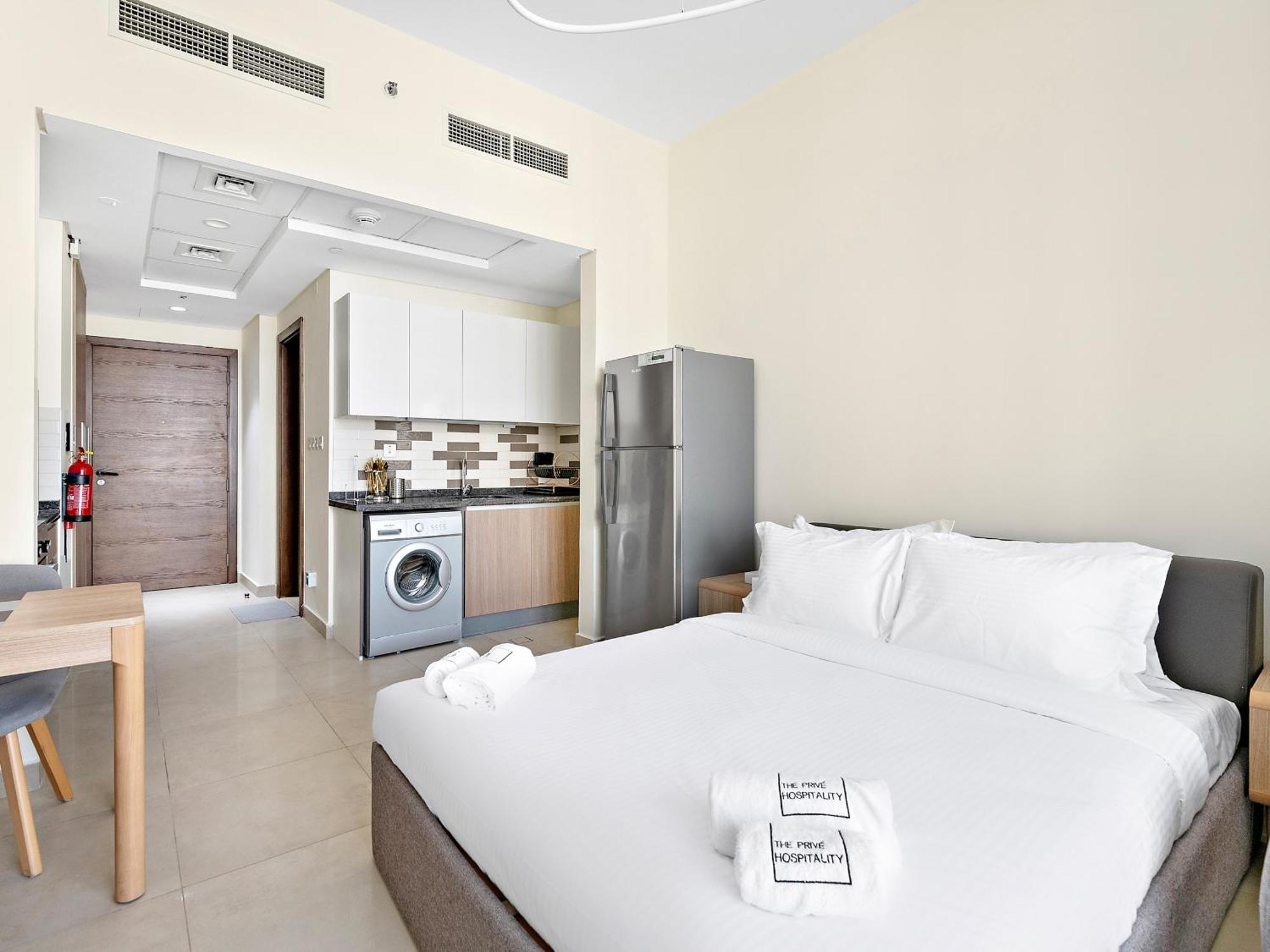 Brand New Azizi Star - Al Furjan Apartment