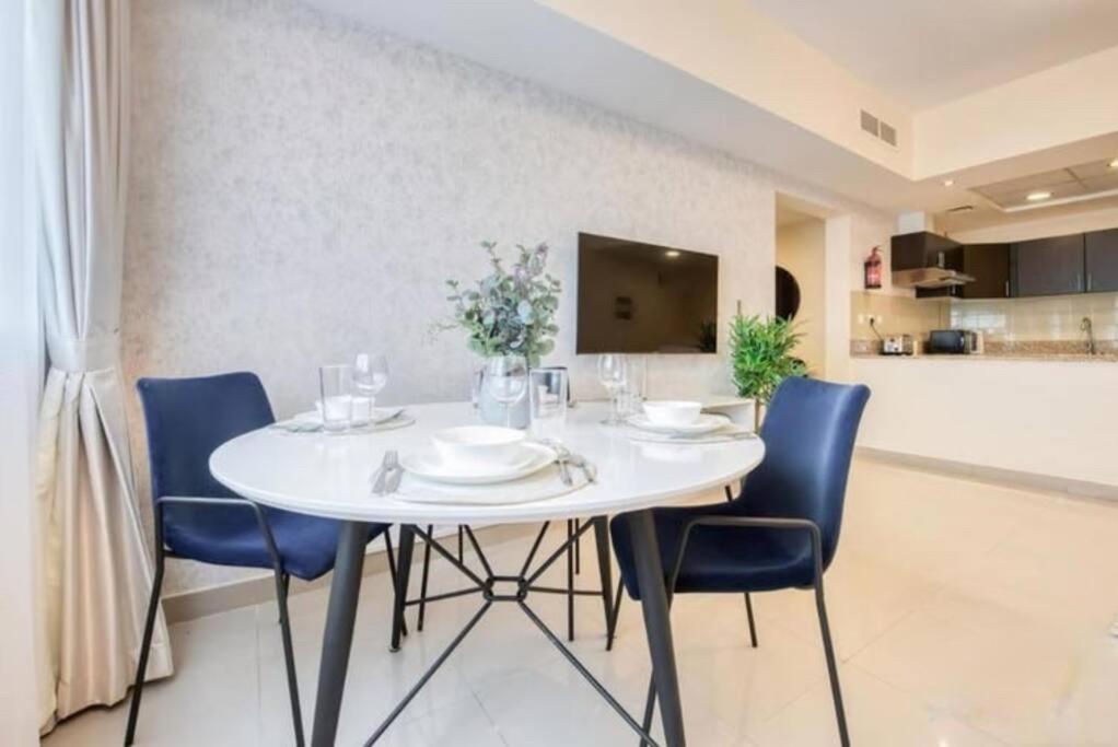 Amazing 2bedroom In Red Sport