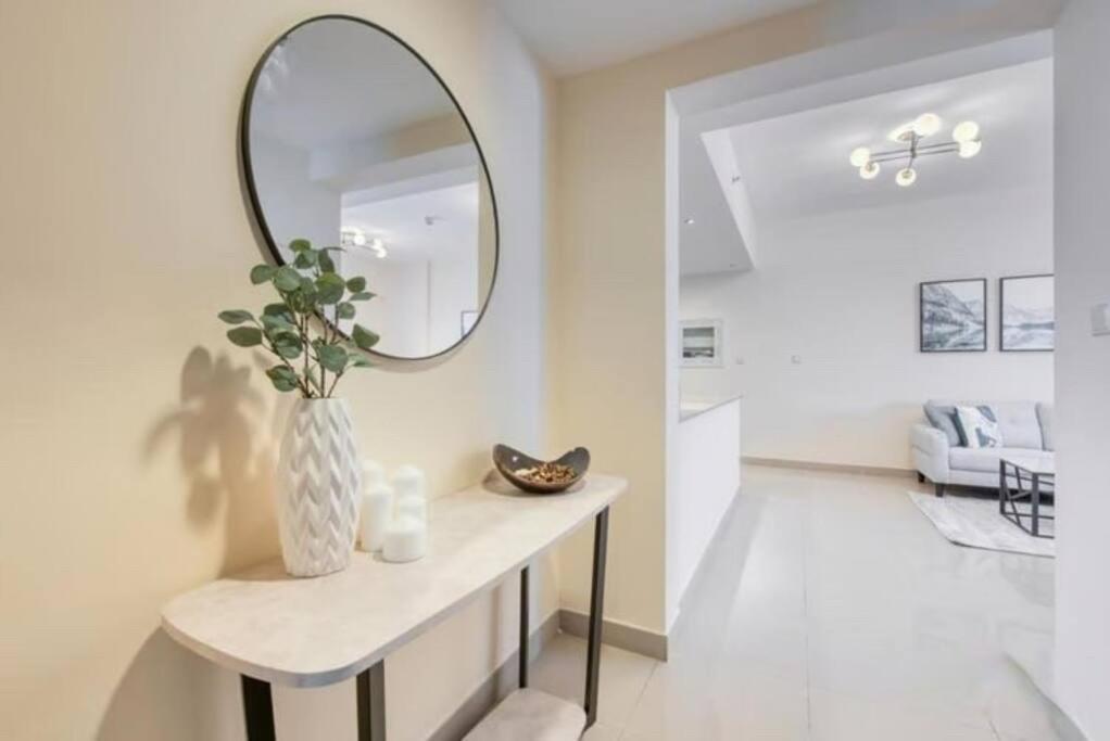 Apartment Amazing 2bedroom In Red Sport
