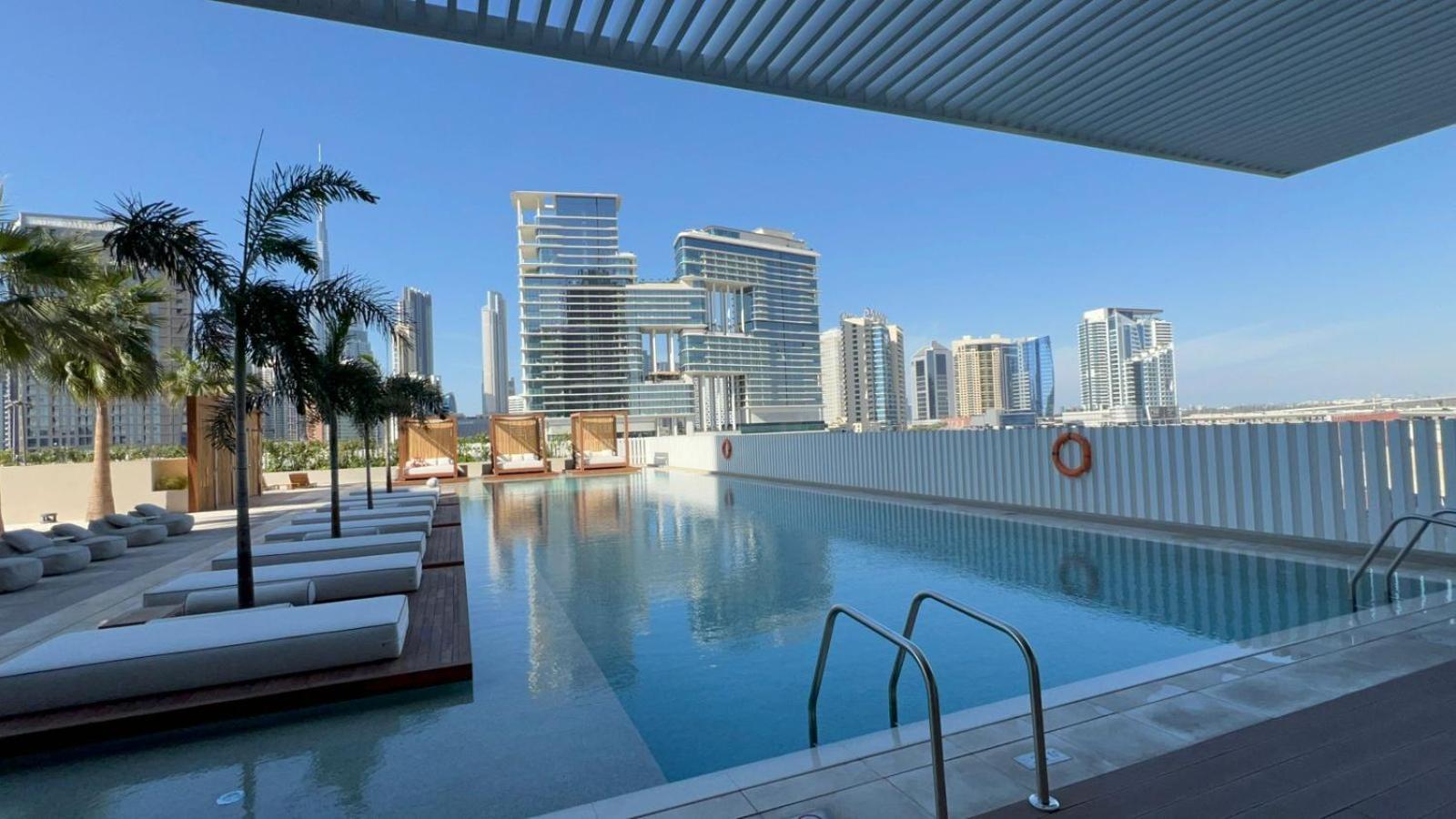 Upside Living Downtown Business & Leisure Apartment