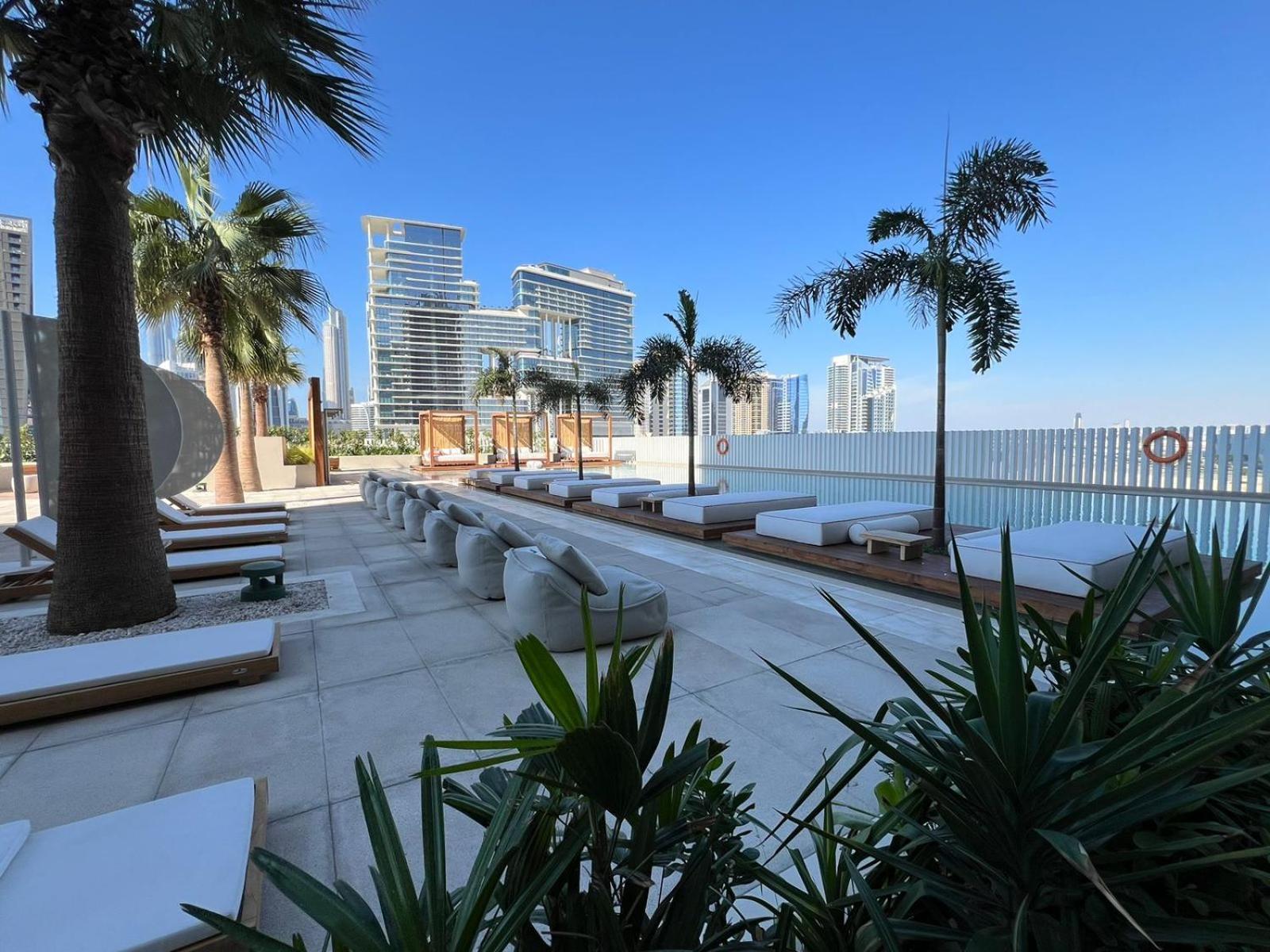 Upside Living Downtown Business & Leisure Apartment *