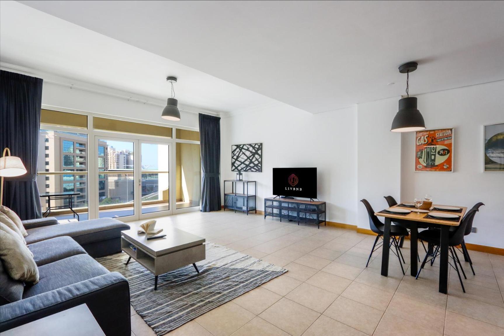 Spacious 1 Bedroom In Shoreline Near Palm Mall Apartment