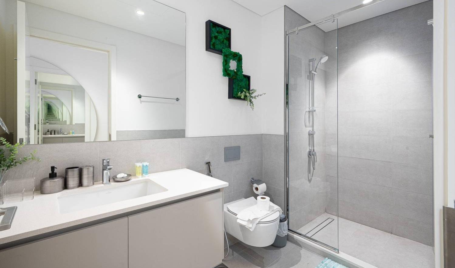 Manzil - 2br Family Styled In Creek With Access *