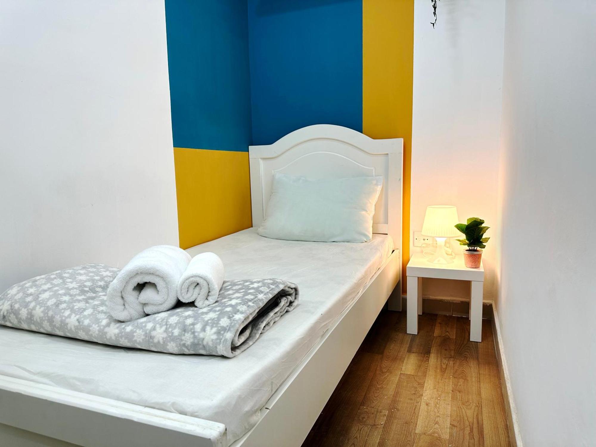 Decent Partition In Barsha Heights Near Metro Homestay Dubai
