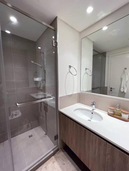 Apartment 3 Bedrooms + Maids Room, Full Park View Dubai