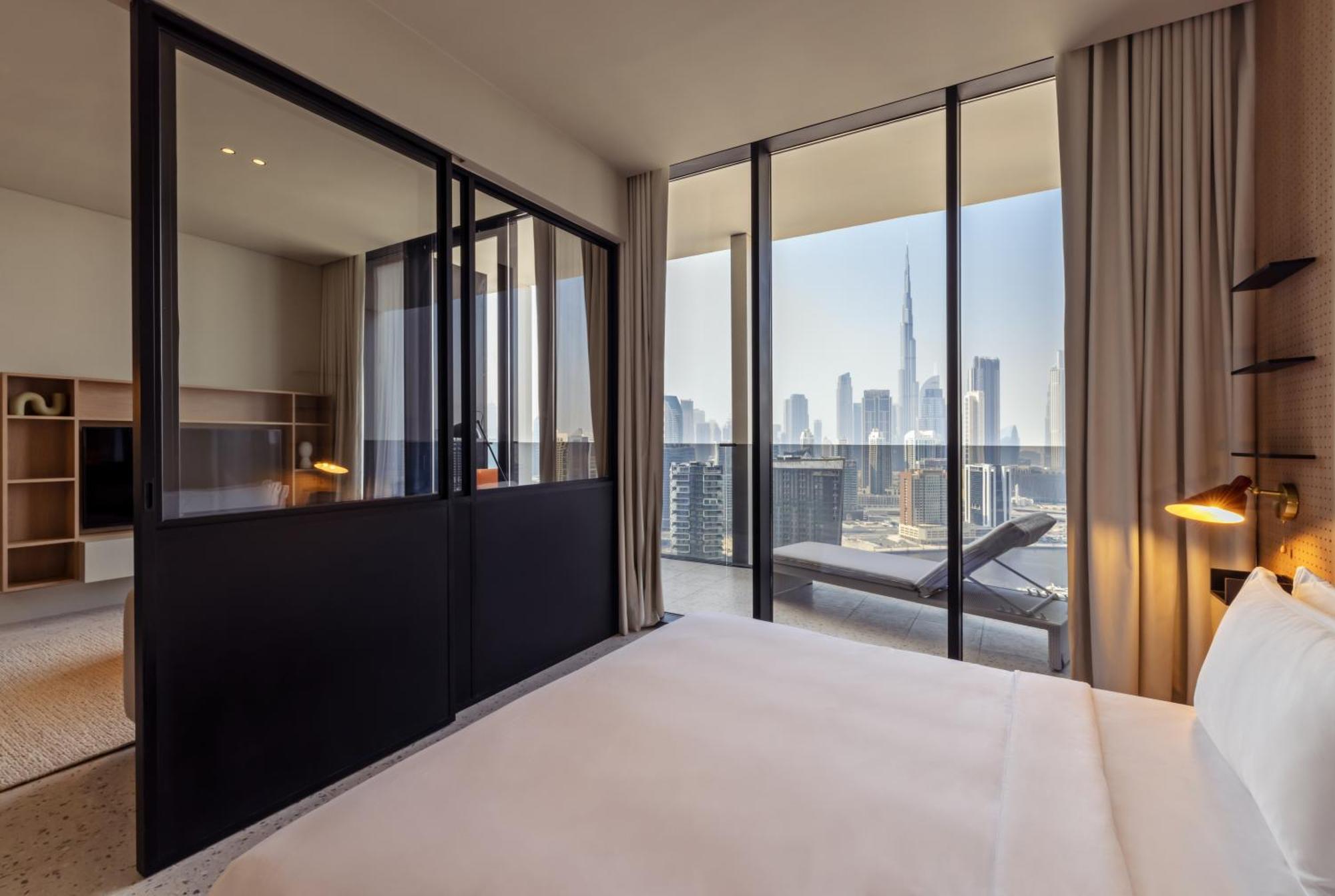 Upside Living Downtown Business & Leisure Apartment
