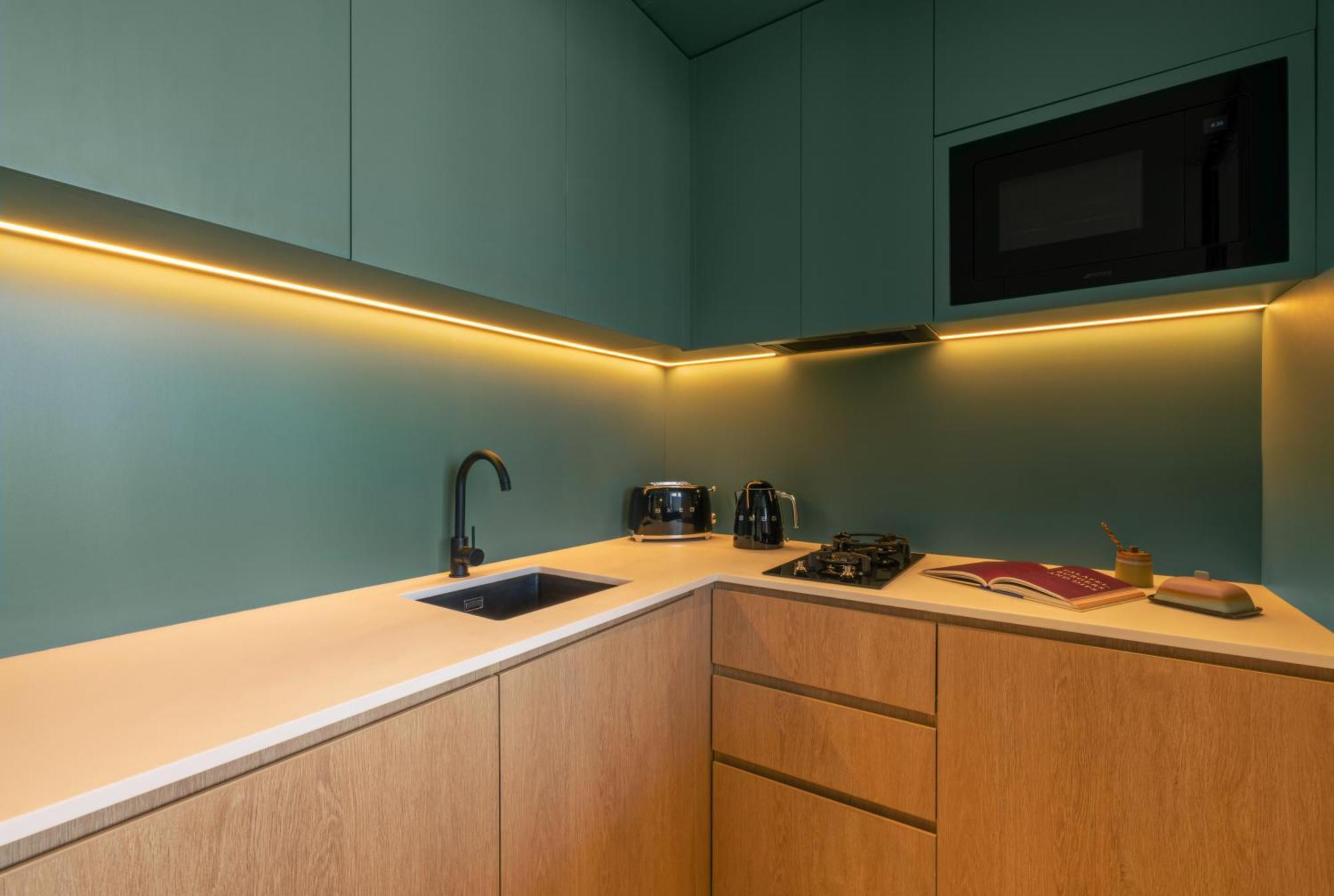 Apartment Upside Living Downtown Business & Leisure