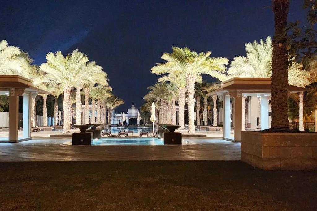 Apartment And Poolside Await Chill And Relax Getaway Dubai