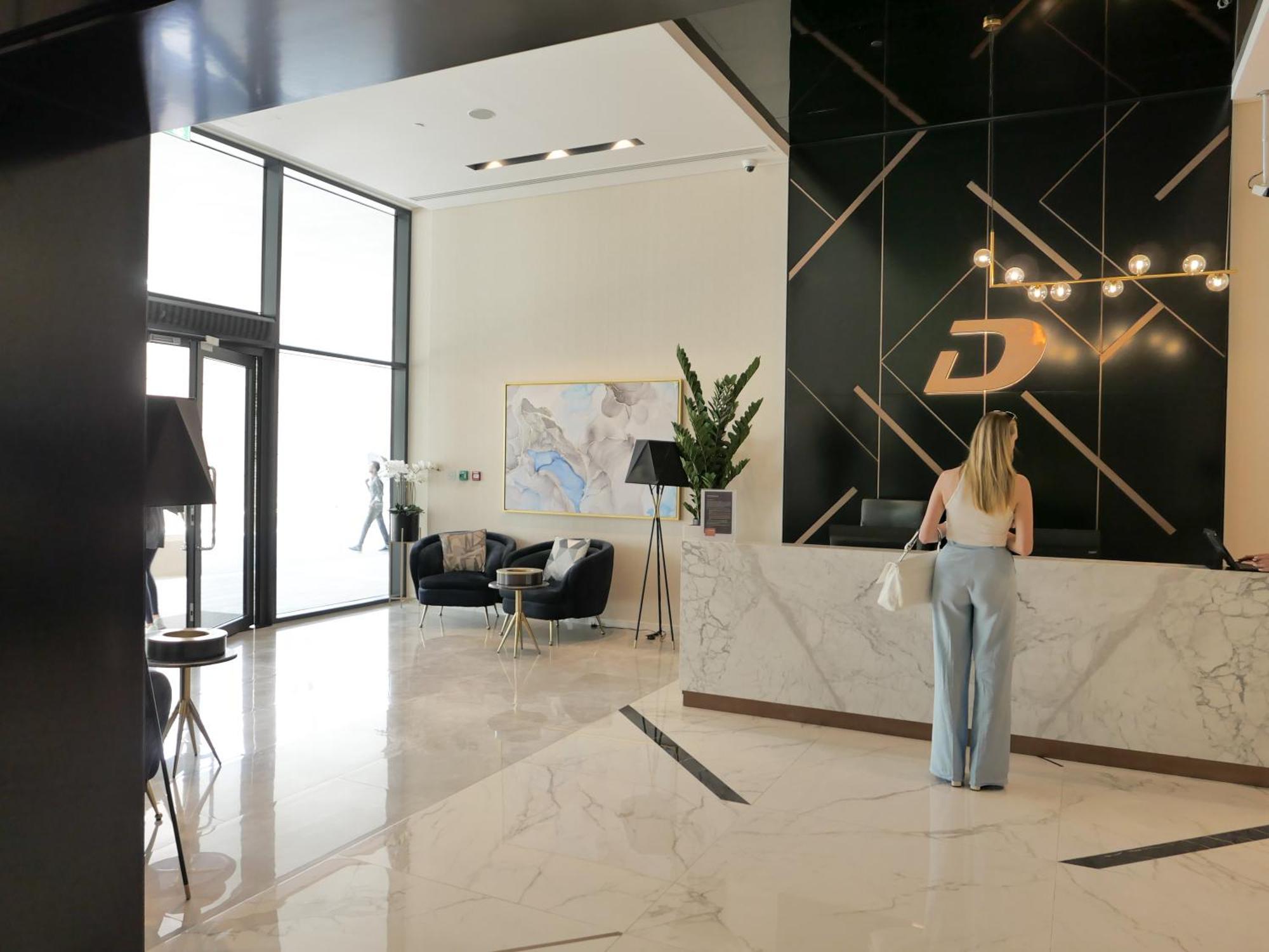 Designed Burj Khalifa View 1br Apartment