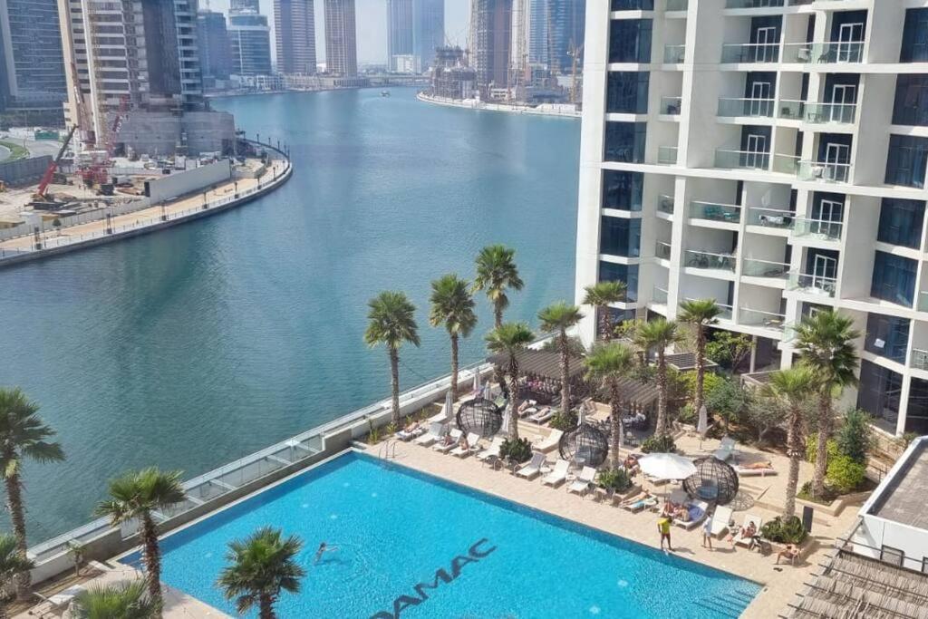 Beautiful 1 Bed Damac Prive Apartment *