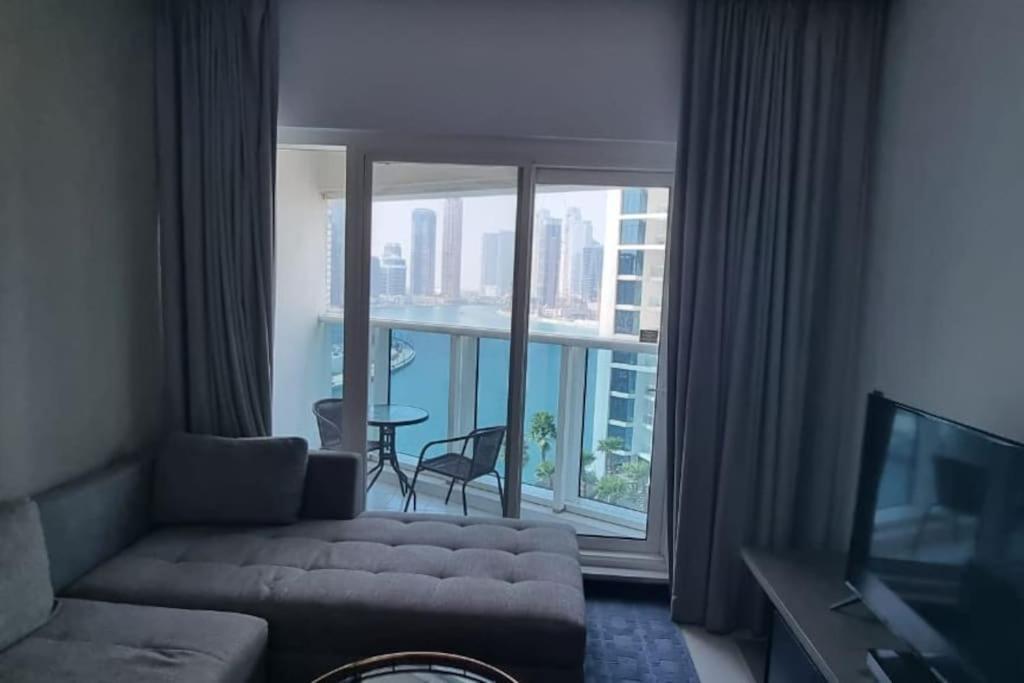 Beautiful 1 Bed Damac Prive * Dubai
