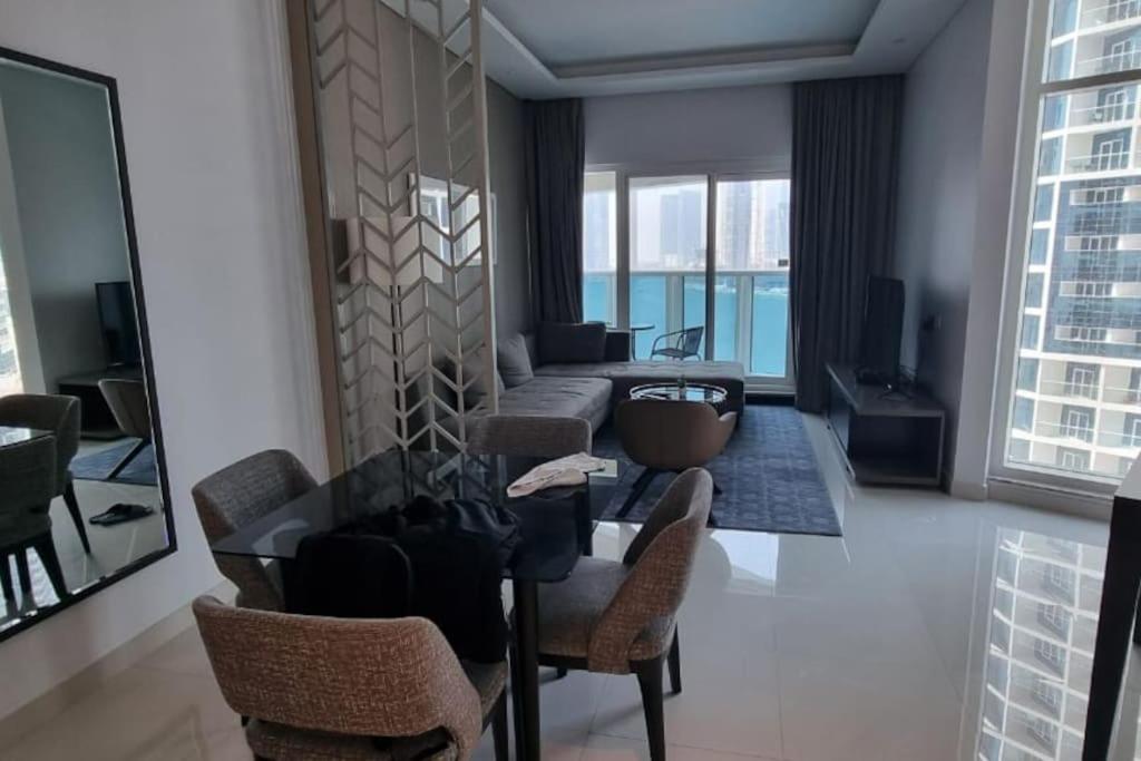 Apartment Beautiful 1 Bed Damac Prive *