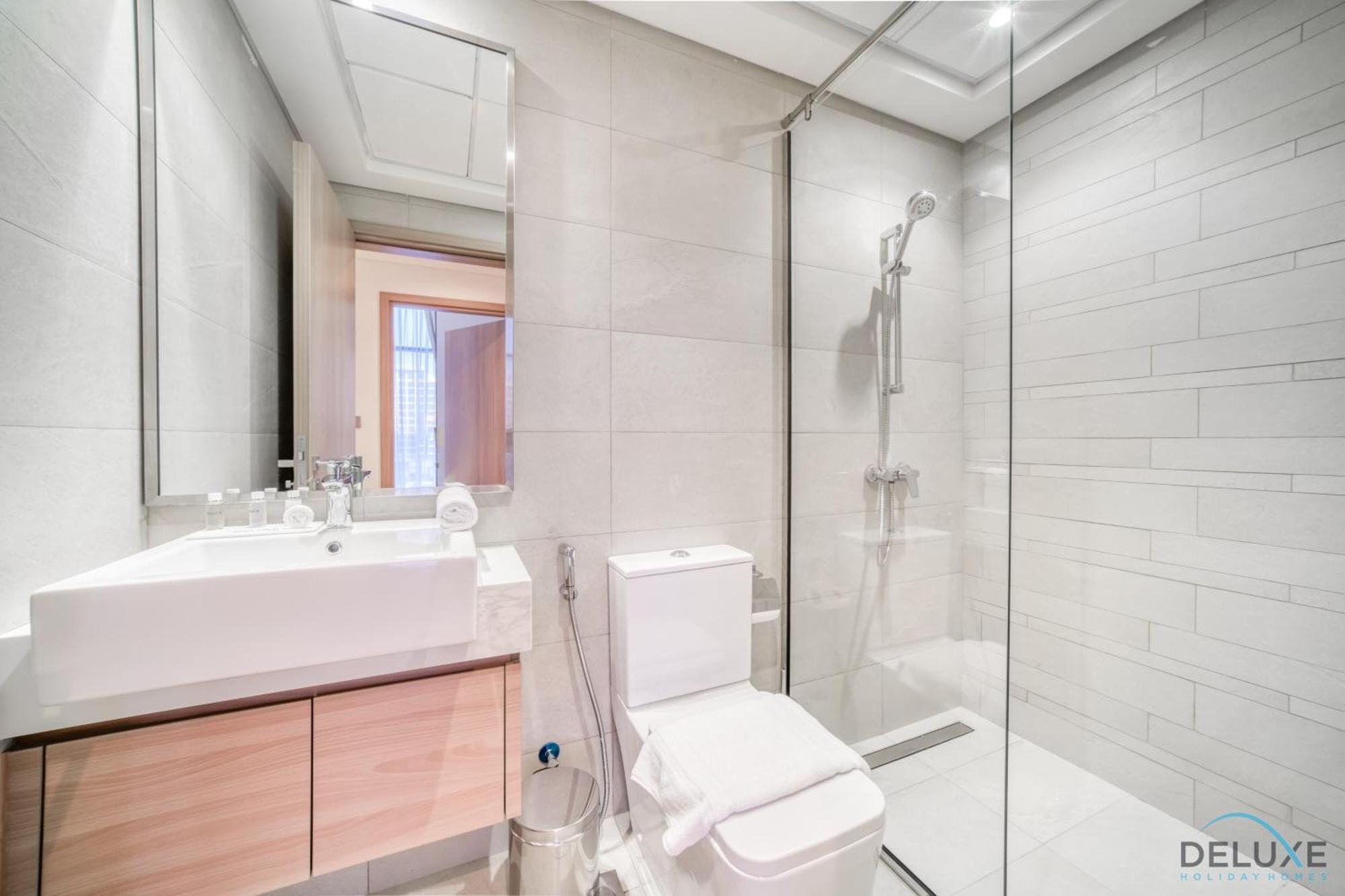 Ravishing 2br At Azizi Riviera 30, Al Merkadh By Deluxe Homes Apartment Dubai