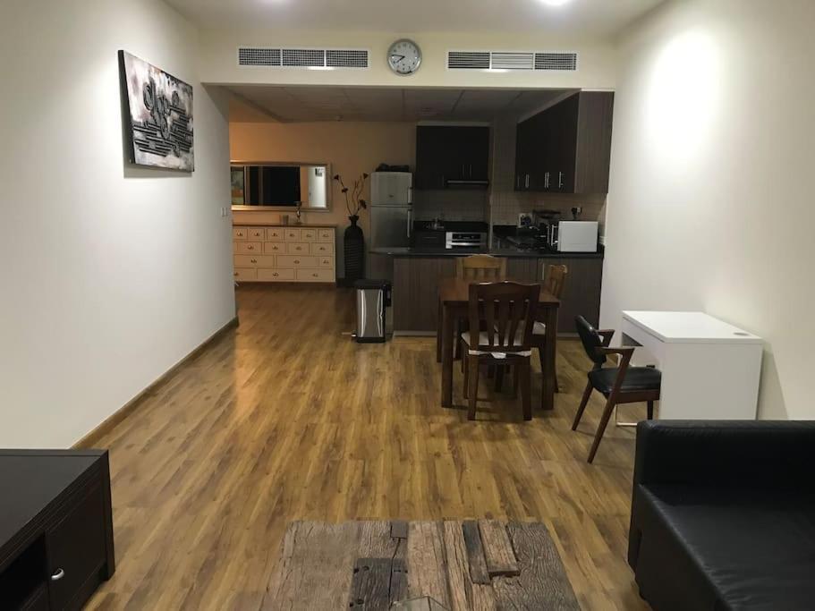 Ocean Views In Heart Of Marina -new, Special Offer Apartment