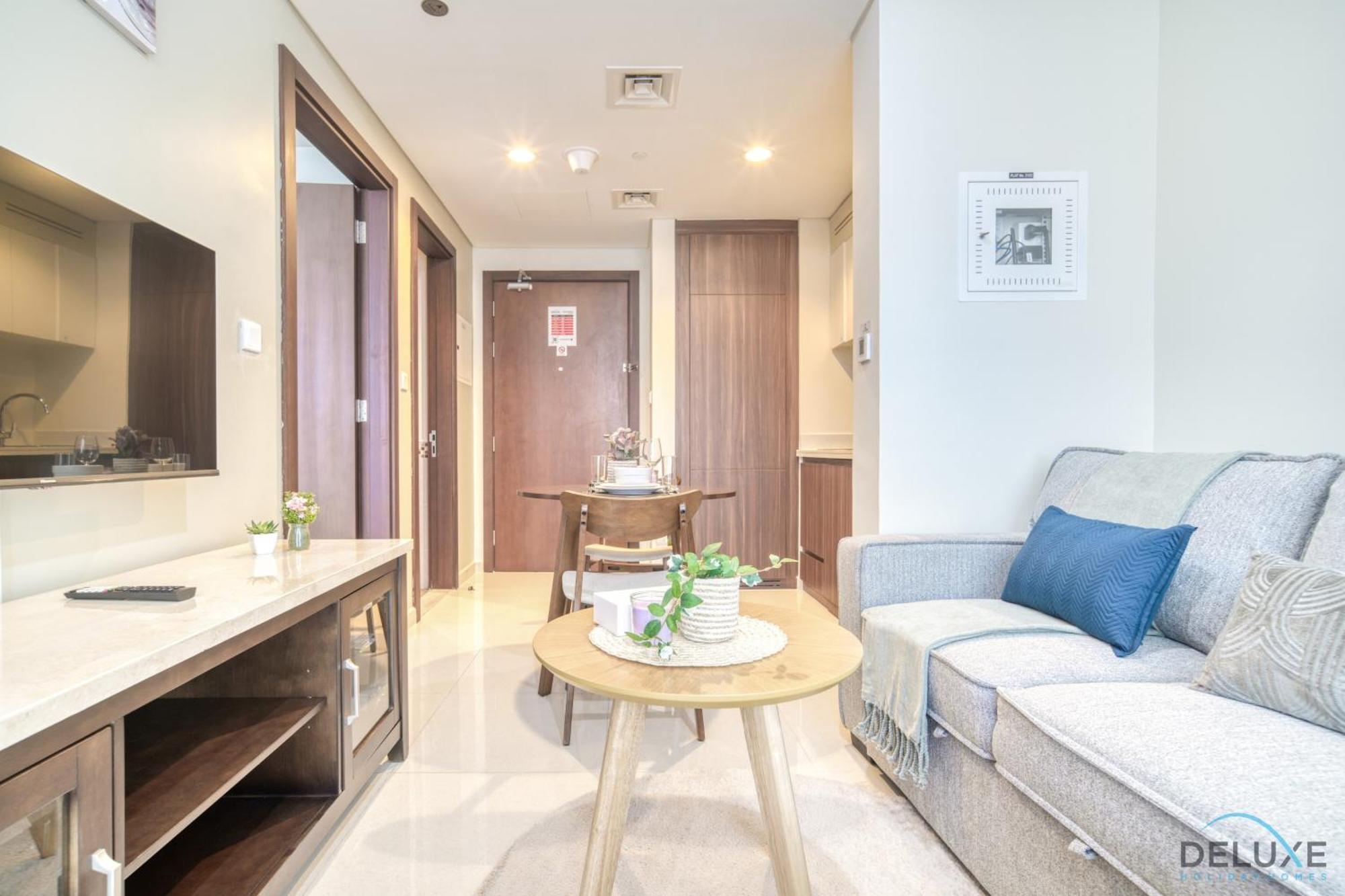 Exclusive Deal, Chic 1br At A Special Price By Deluxe Homes Apartment Dubai