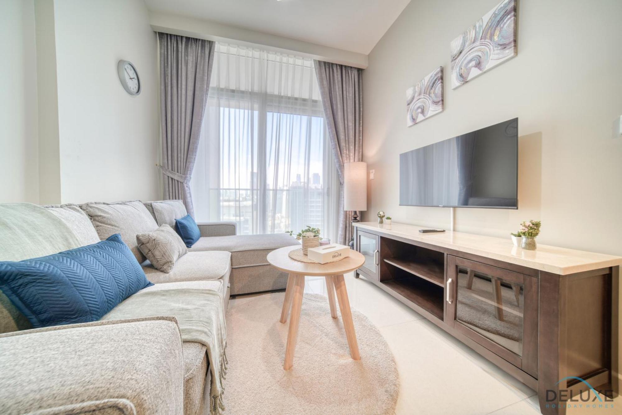 Apartment Exclusive Deal, Chic 1br At A Special Price By Deluxe Homes Dubai
