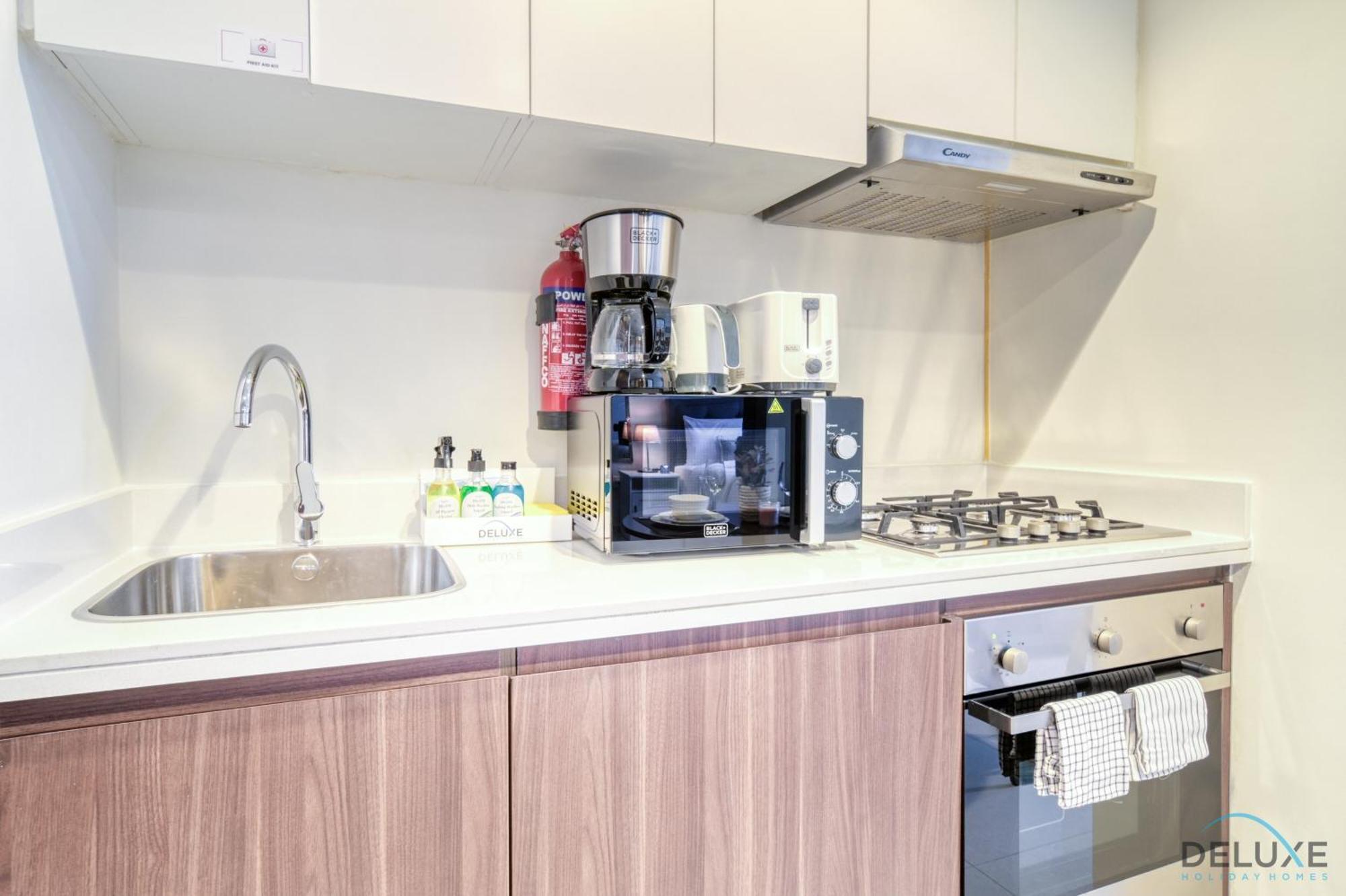 Apartment Exclusive Deal, Chic 1br At A Special Price By Deluxe Homes Dubai