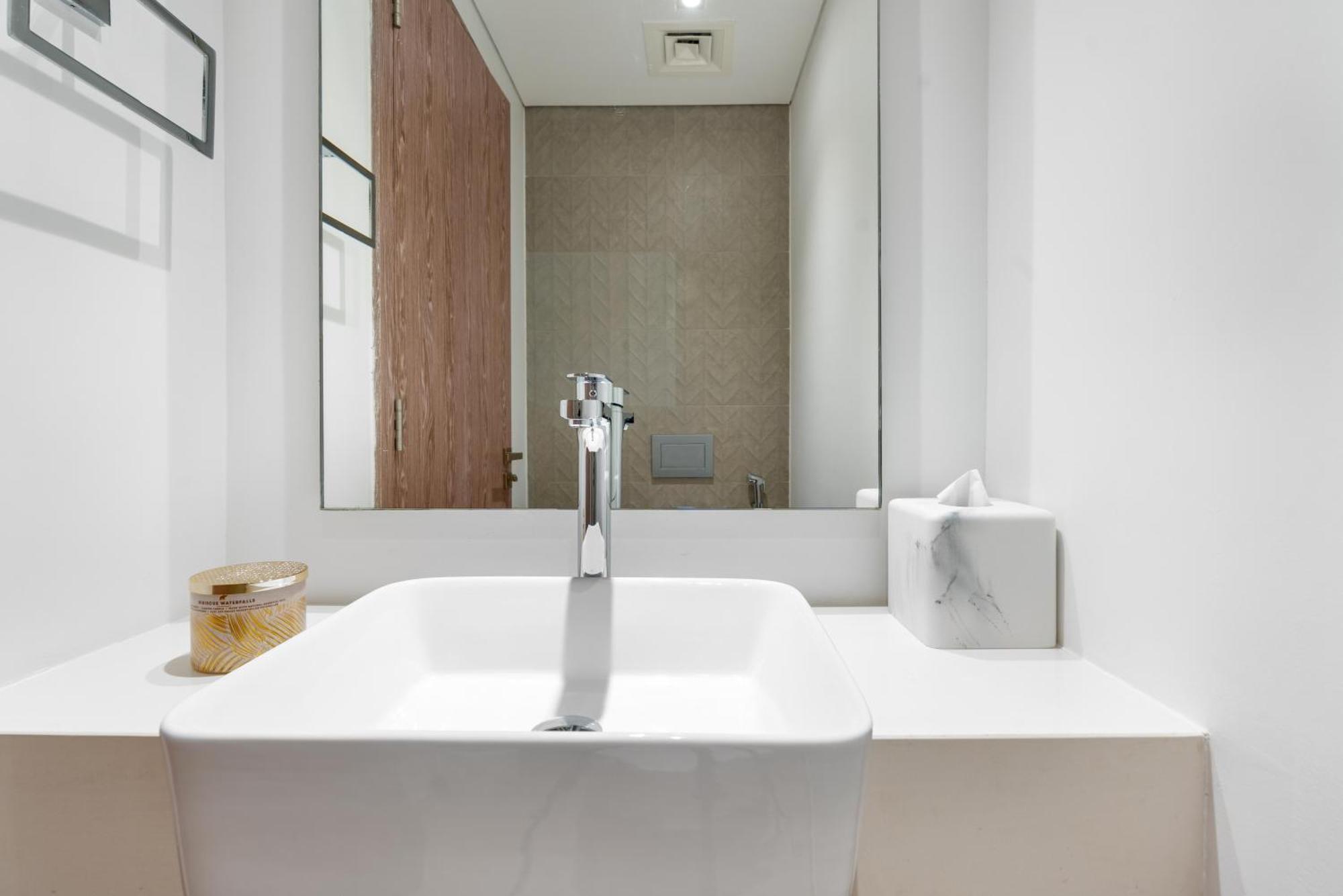 Liv - Luxury 2br - Marina View - Marina Walk Apartment *