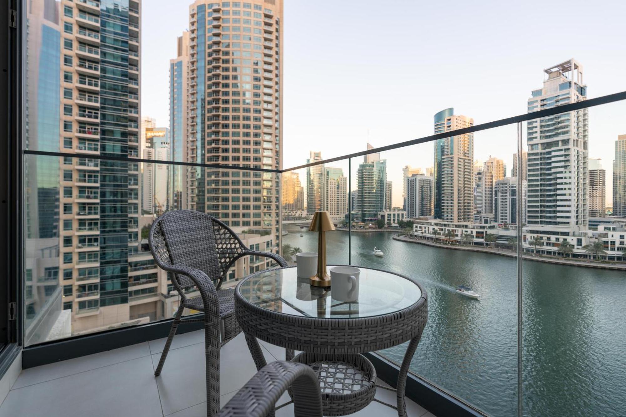 Apartment Liv - Luxury 2br - Marina View - Marina Walk Dubai