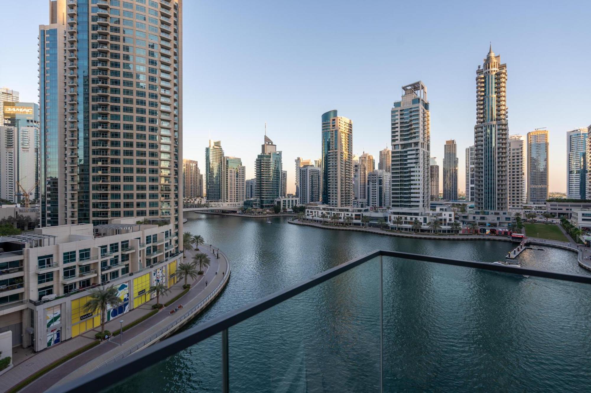 Liv - Luxury 2br - Marina View - Marina Walk Dubai