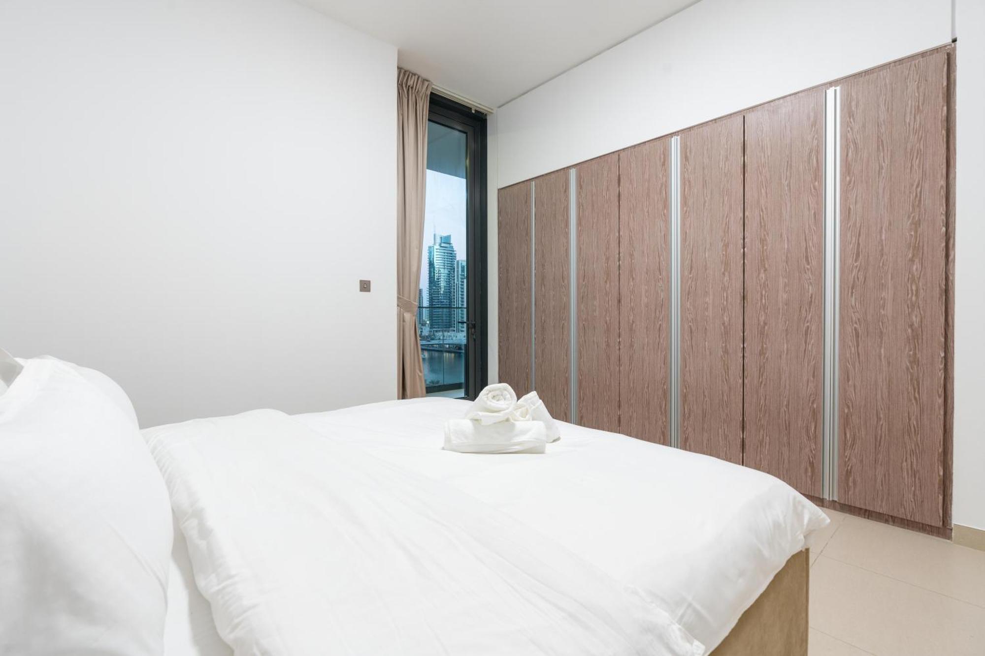 Liv - Luxury 2br - Marina View - Marina Walk Apartment