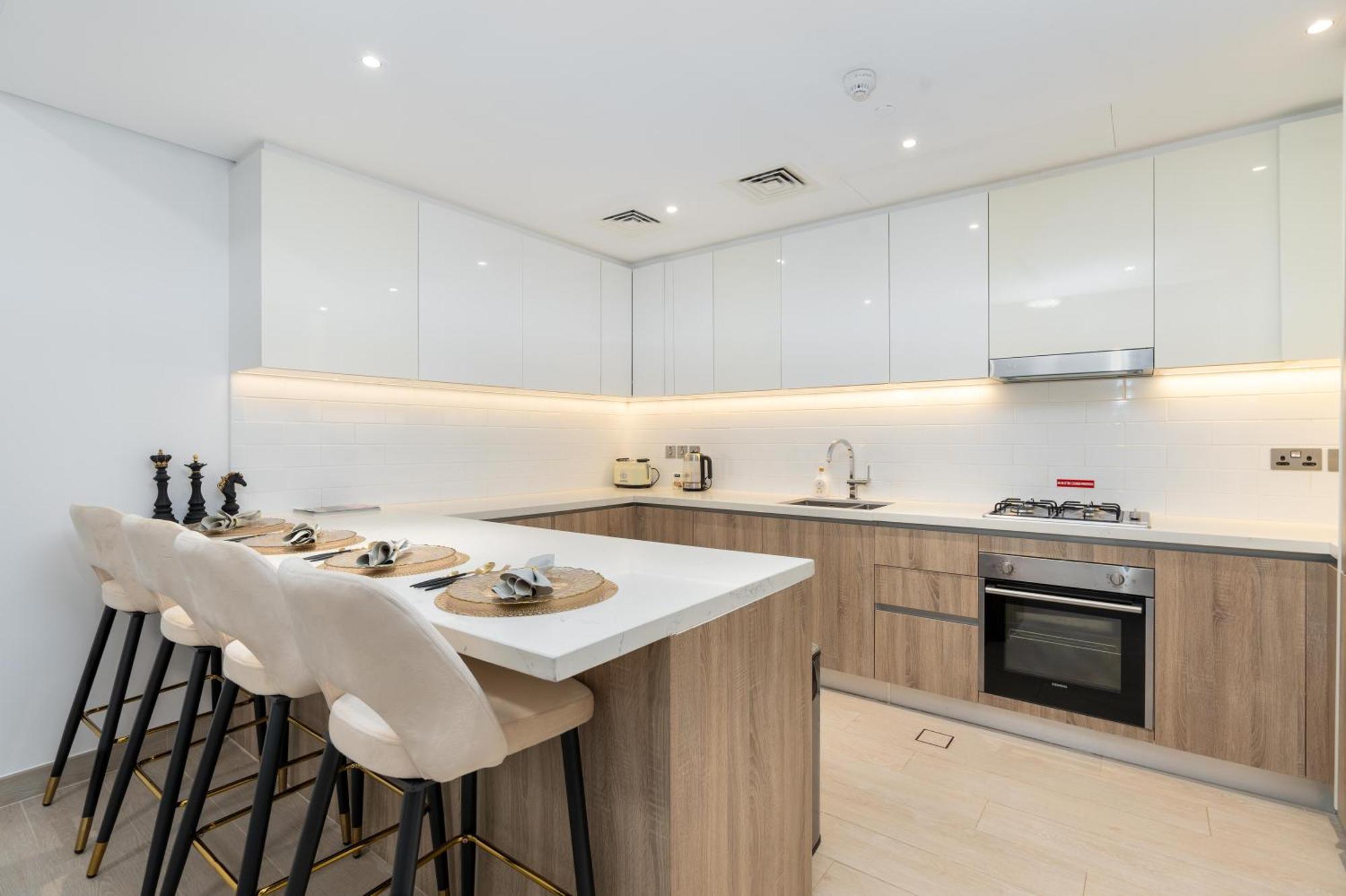Liv - Luxury 2br - Marina View - Marina Walk Dubai