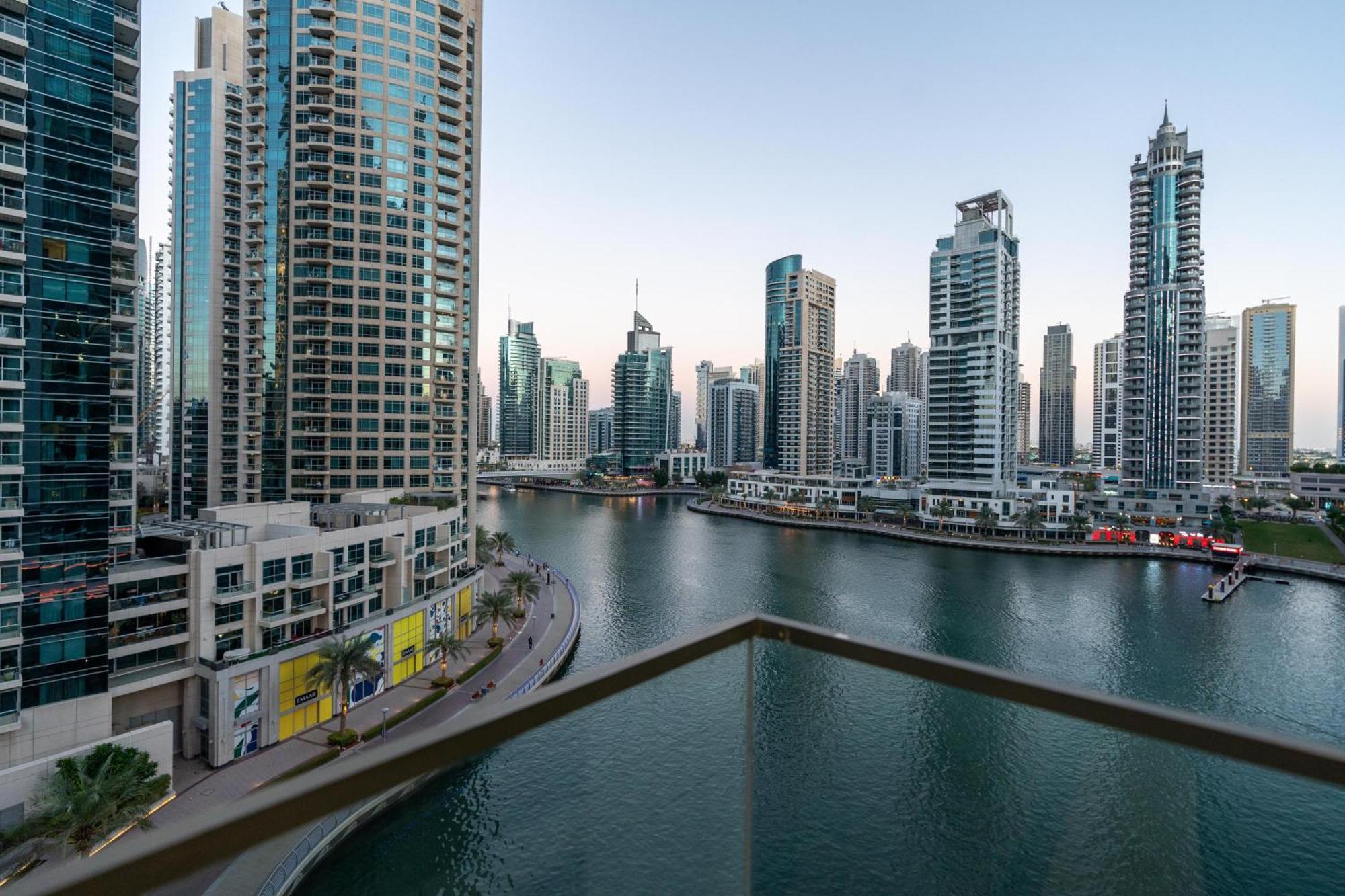Liv - Luxury 2br - Marina View - Marina Walk Apartment