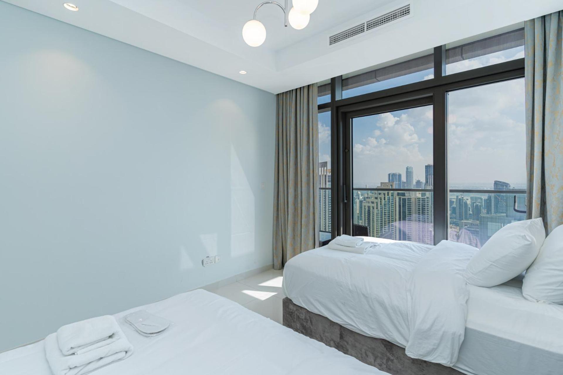 Centre I Infinity Pool I Licensed Bar Apartment *