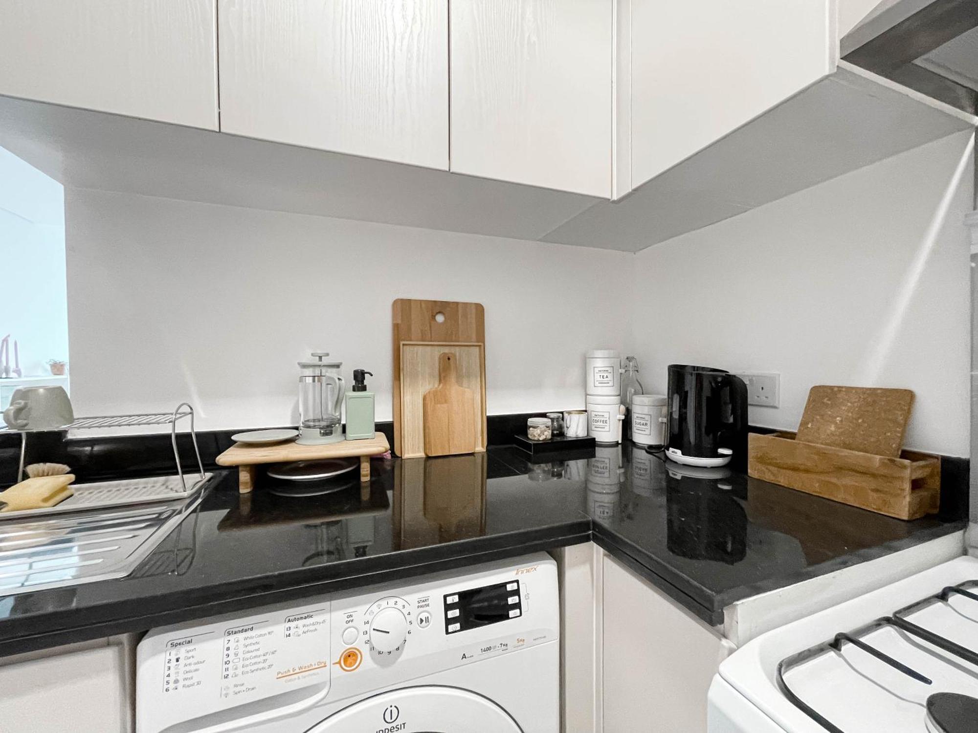 Apartment Stunning One Bedroom-apartment In Carson B *