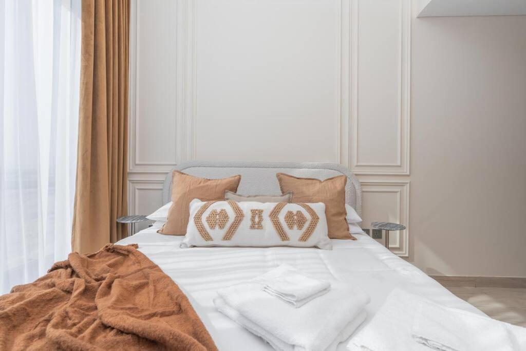 2bdr 12min From Downtown Dubai