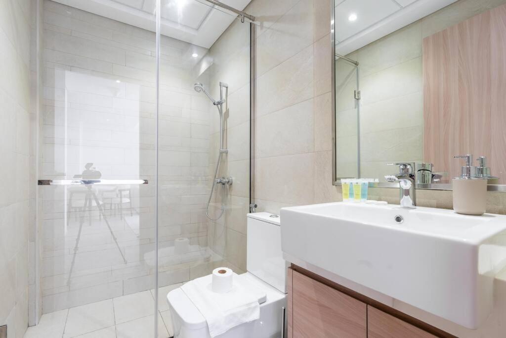 2bdr 12min From Downtown Apartment Dubai