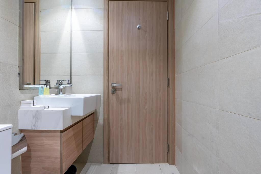 2bdr 12min From Downtown *