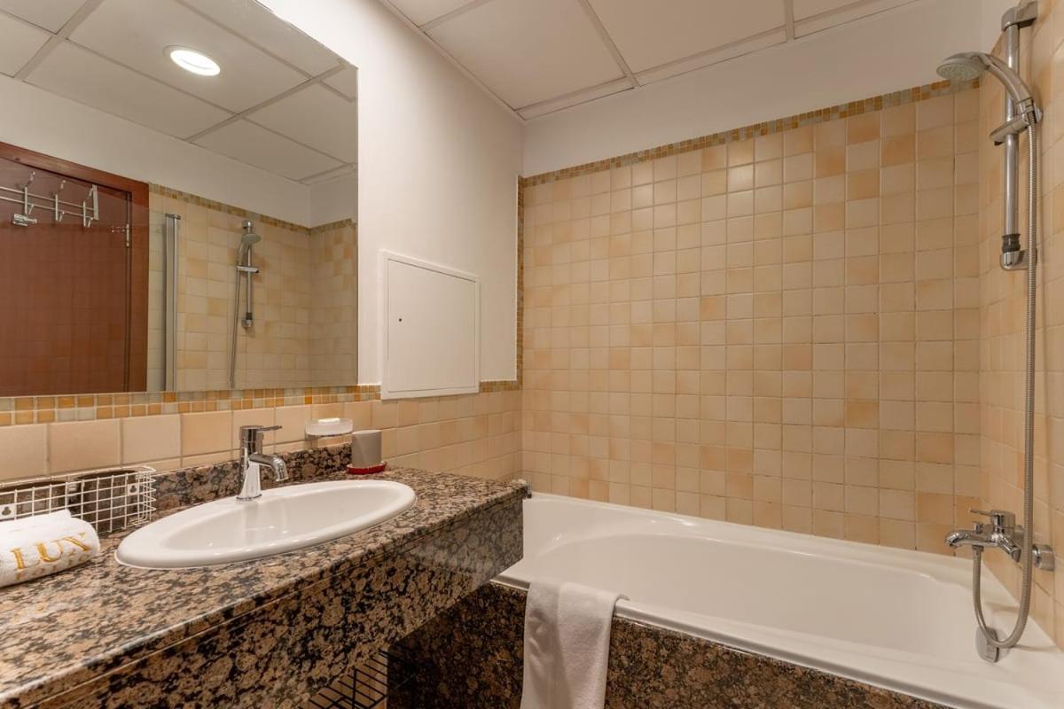 Apartment Jbr High Floor 2 Bed With Full Al Ain View *