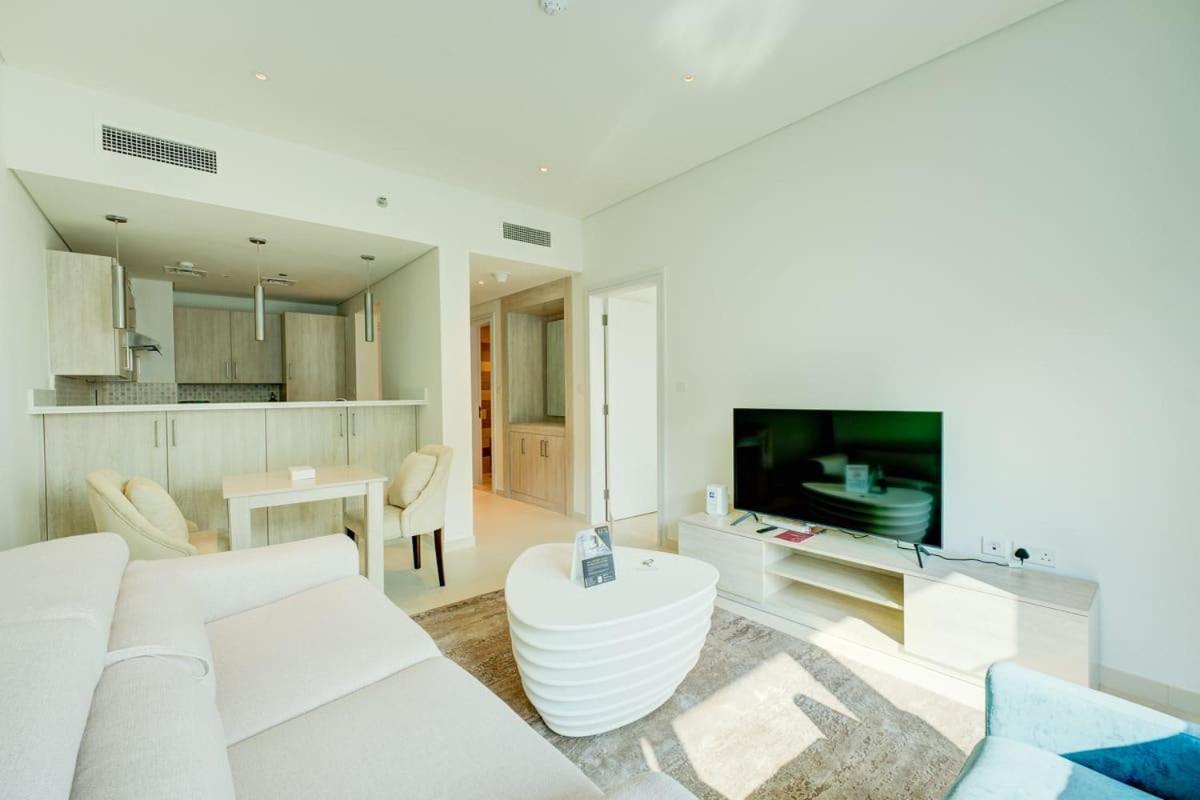 Seven Palm 1 Bed With Rooftop Infinity Pool Apartment *